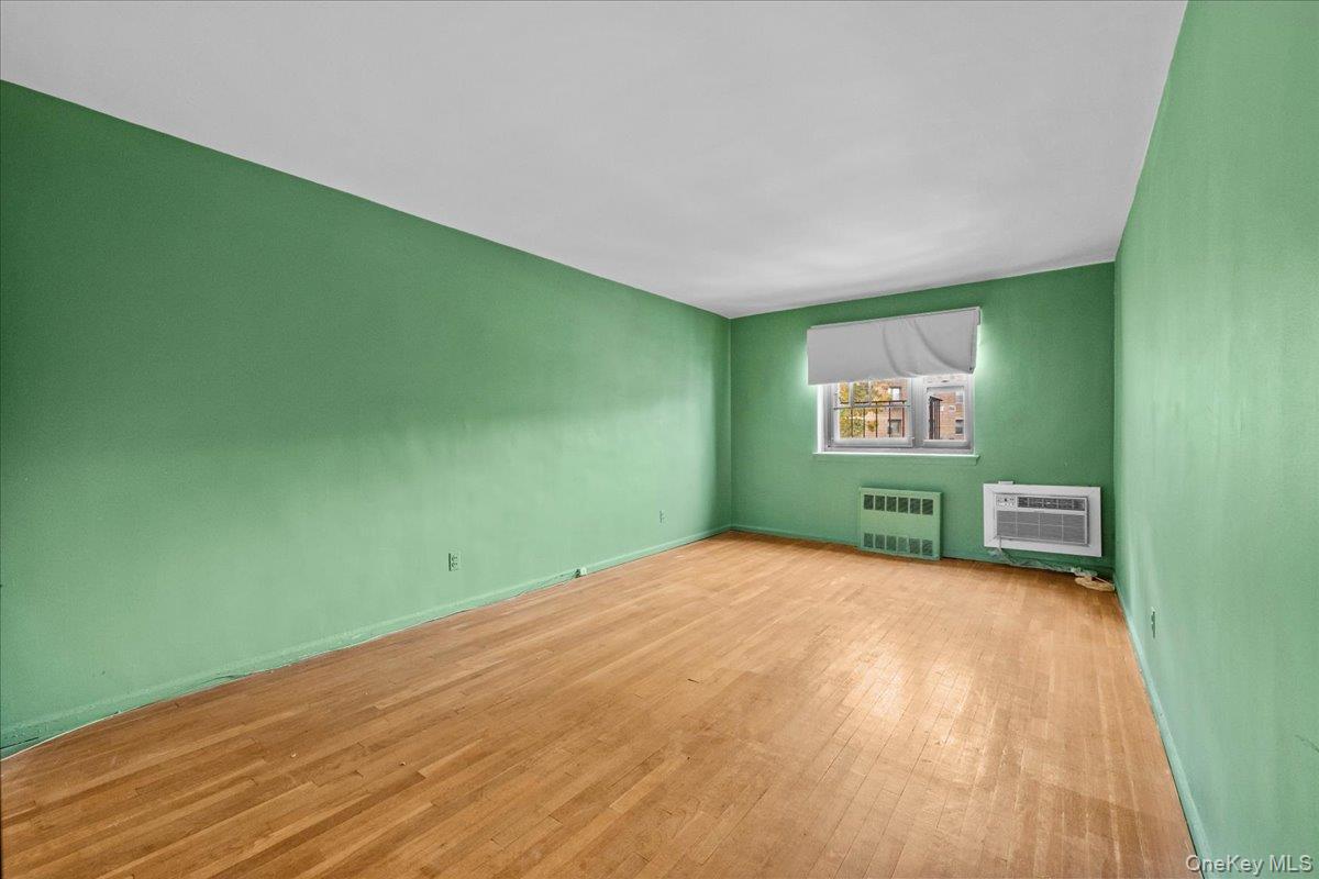 8935 155th Ave # 3M, Howard Beach, NY 11414