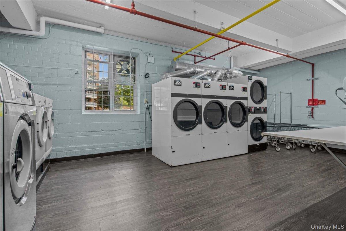 8935 155th Ave # 3M, Howard Beach, NY 11414