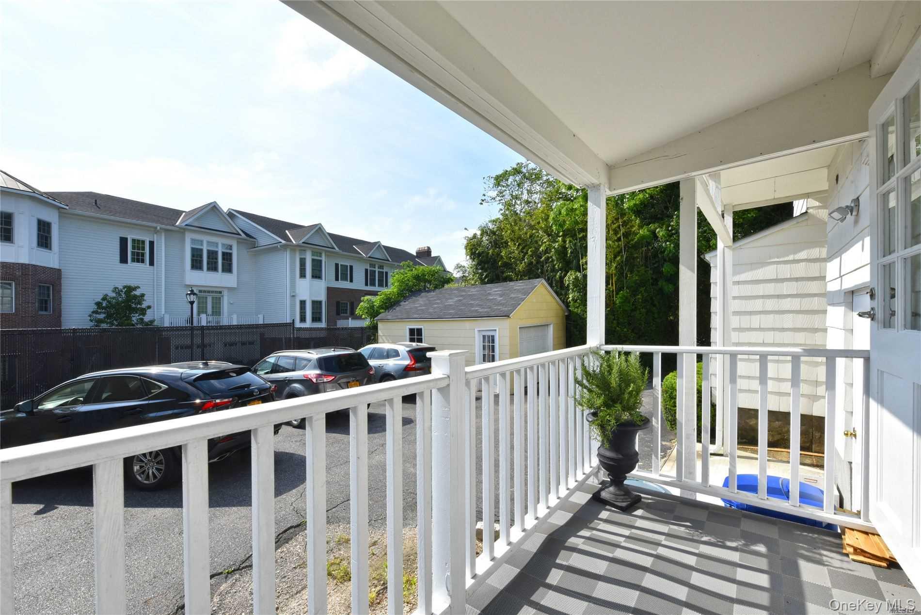 1415 Old Northern Boulevard # 1S, Roslyn, NY 11576