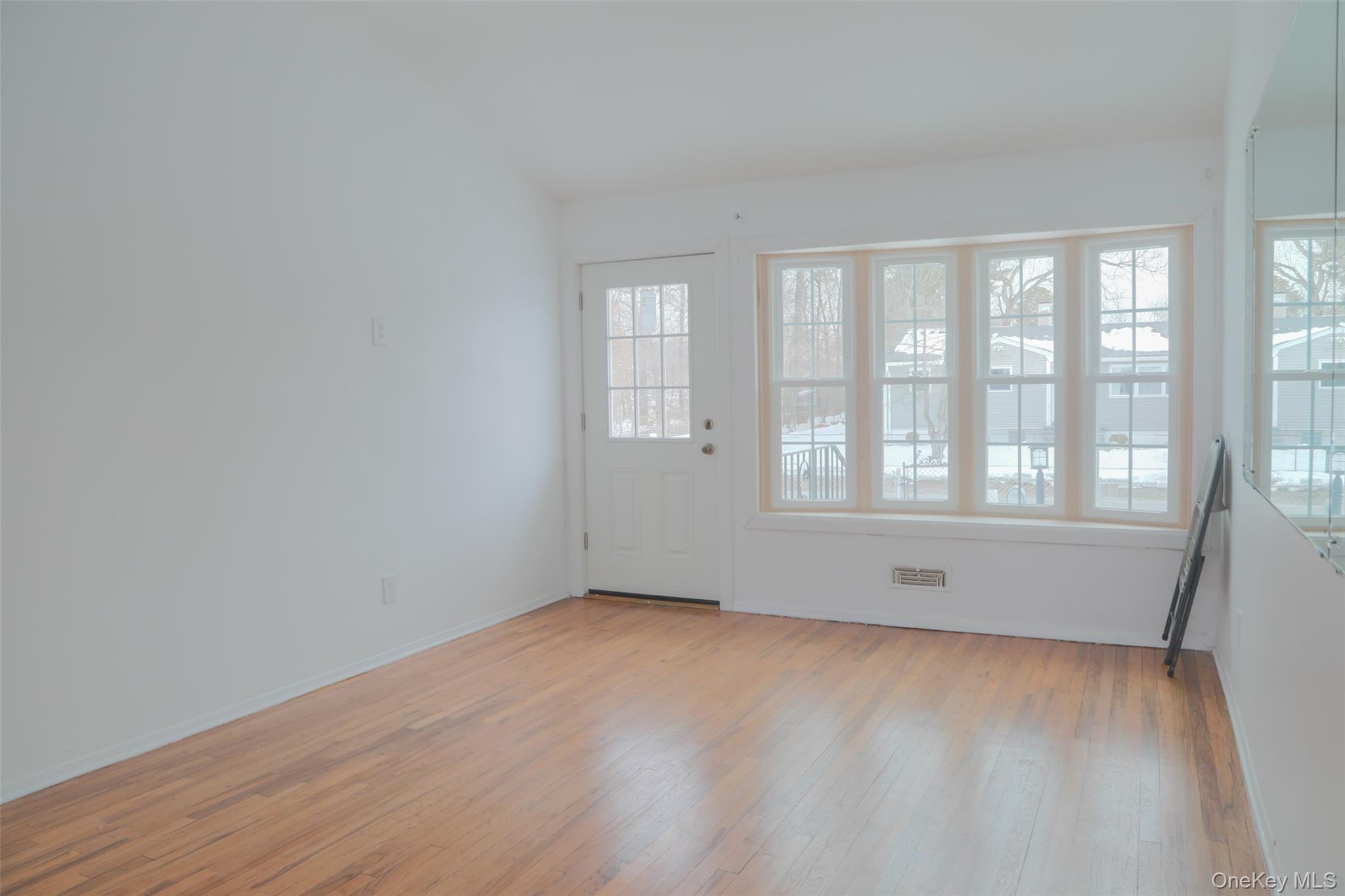 188 Forrest Place, Bay Shore, NY 11706