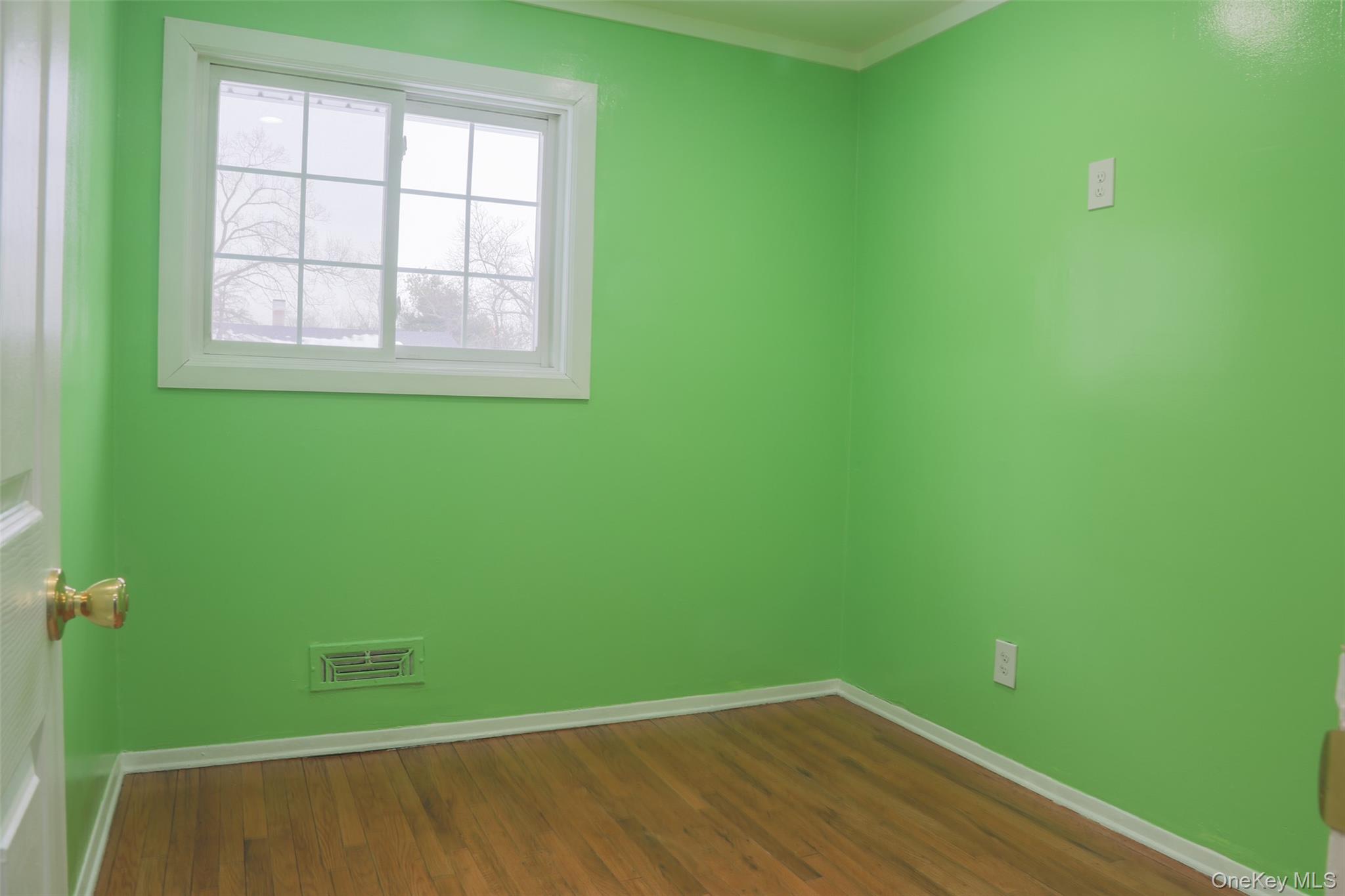 188 Forrest Place, Bay Shore, NY 11706