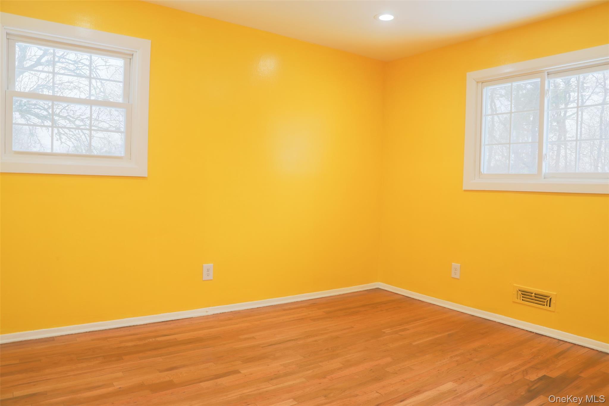 188 Forrest Place, Bay Shore, NY 11706