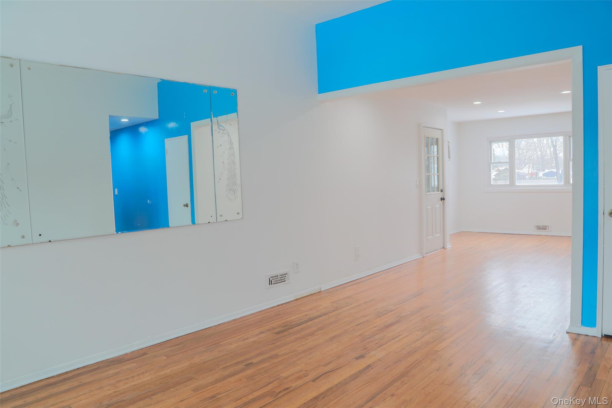 188 Forrest Place, Bay Shore, NY 11706