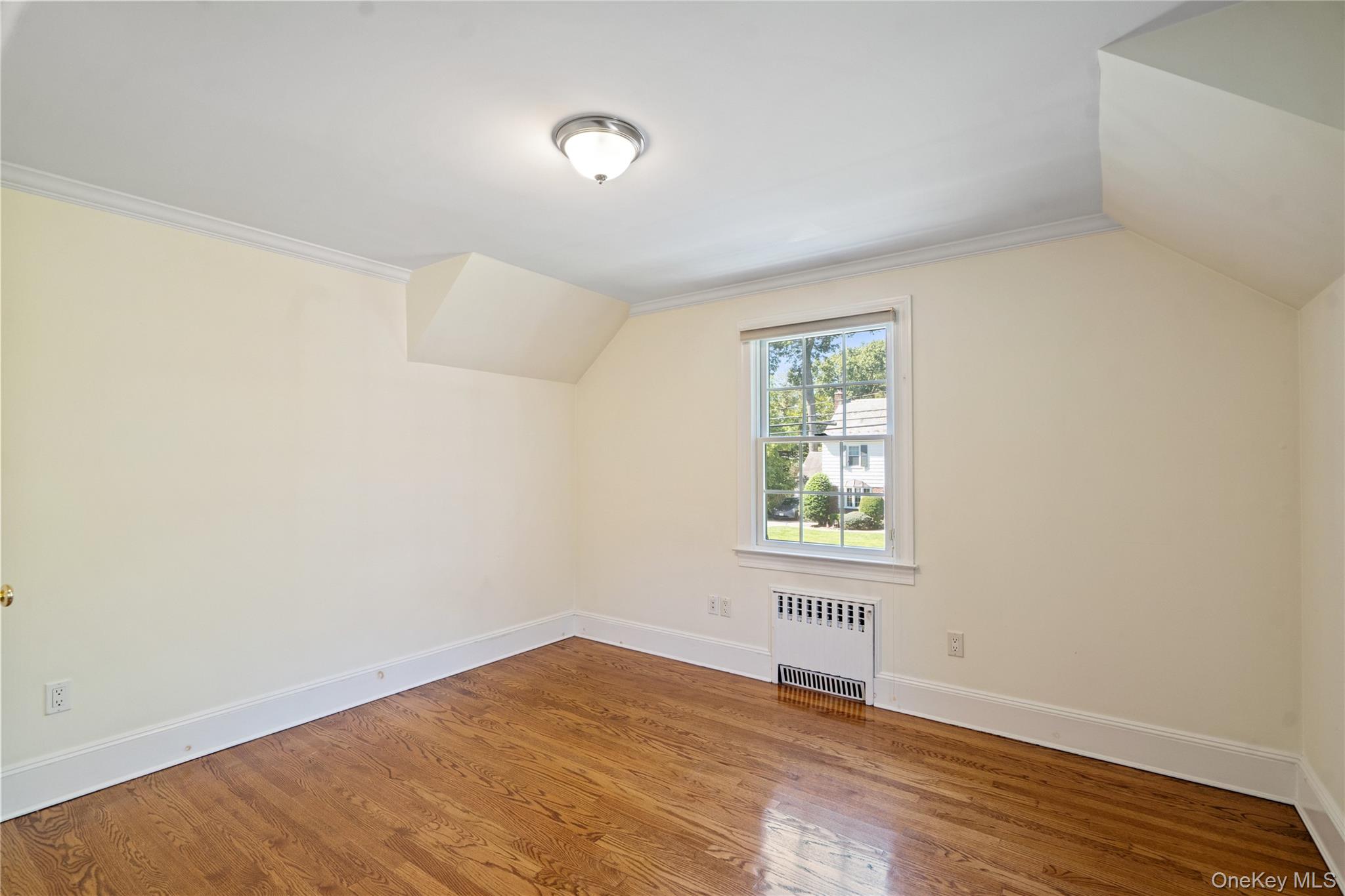 74 Eakins Road, Manhasset, NY 11030