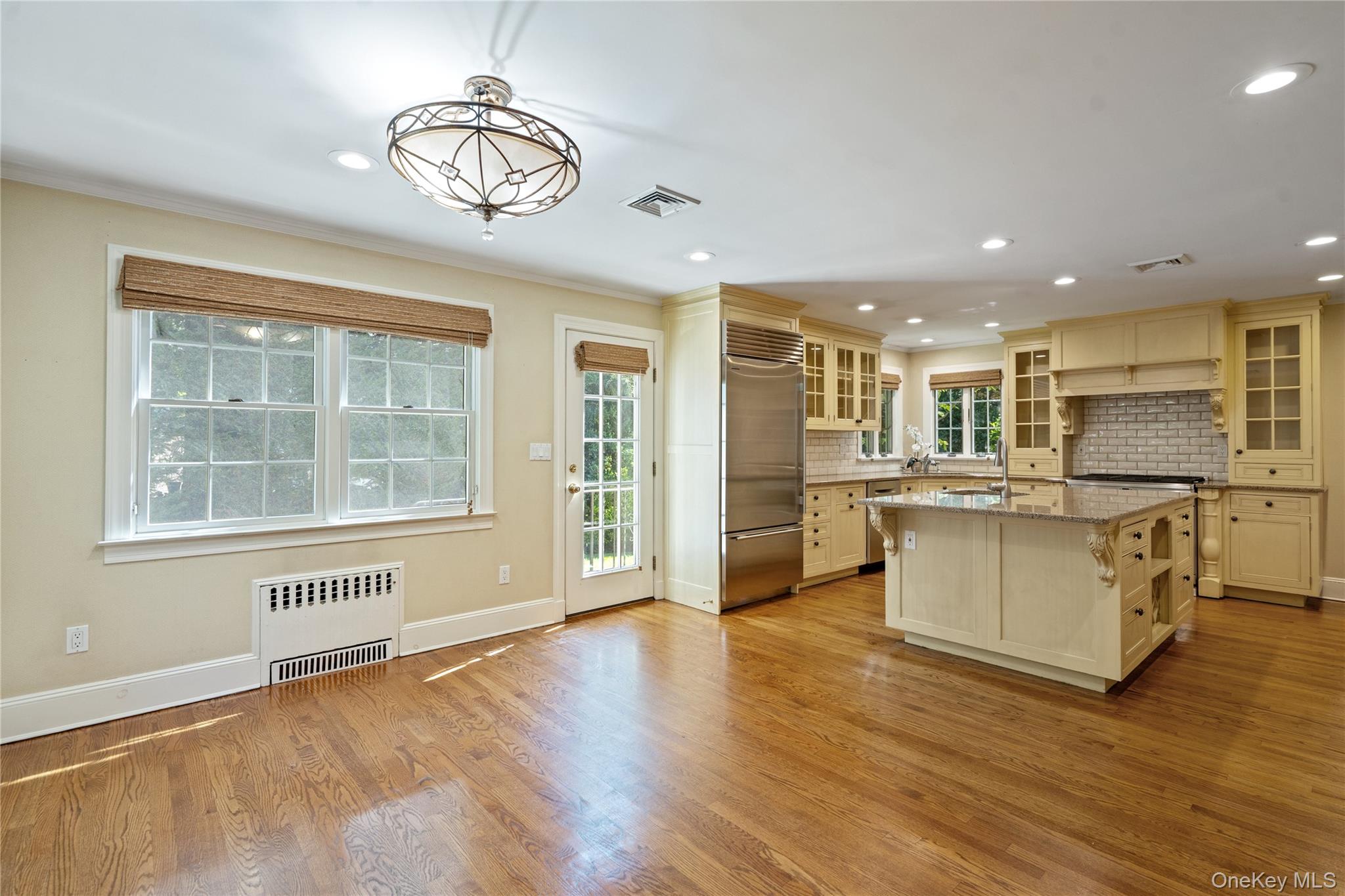 74 Eakins Road, Manhasset, NY 11030