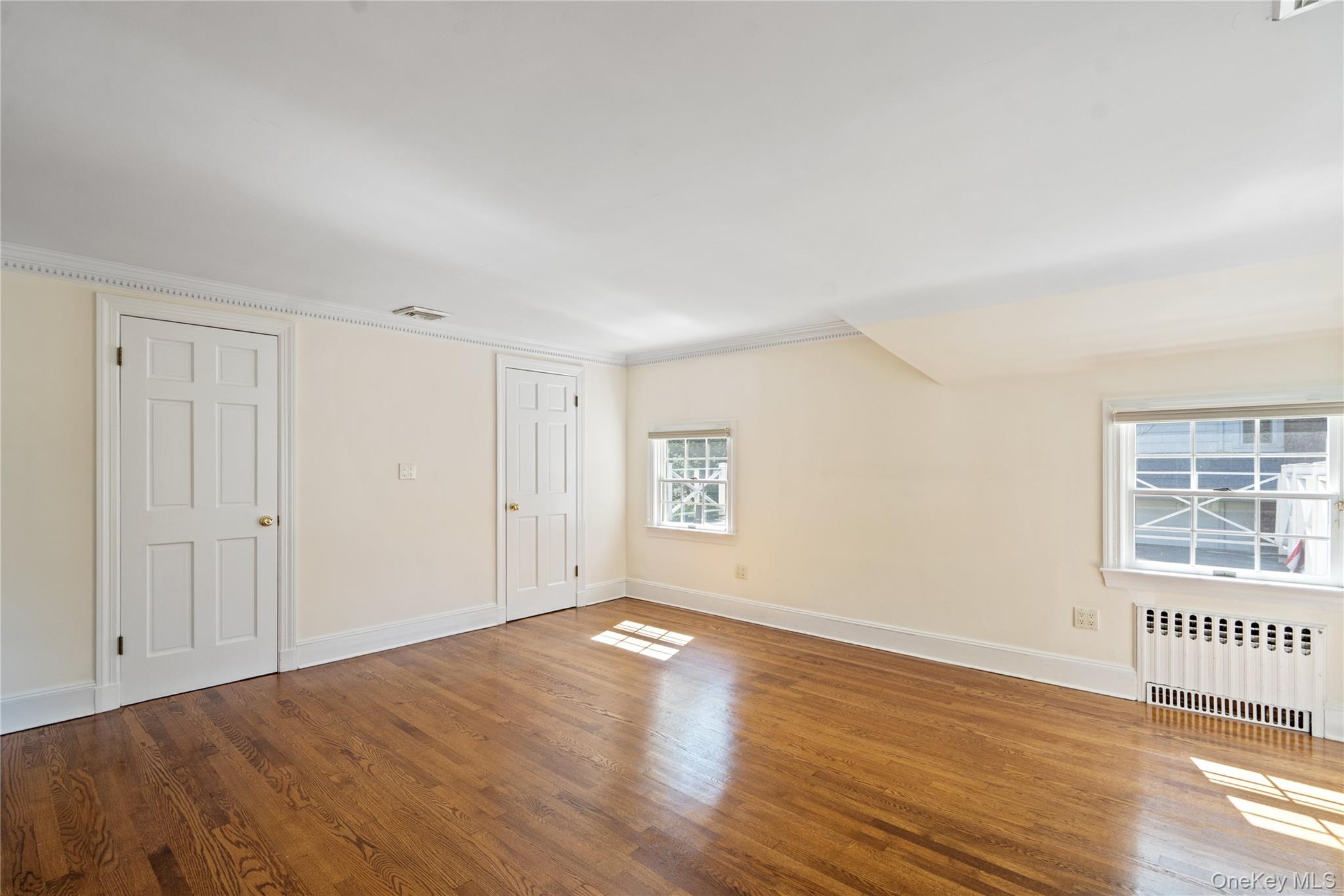 74 Eakins Road, Manhasset, NY 11030