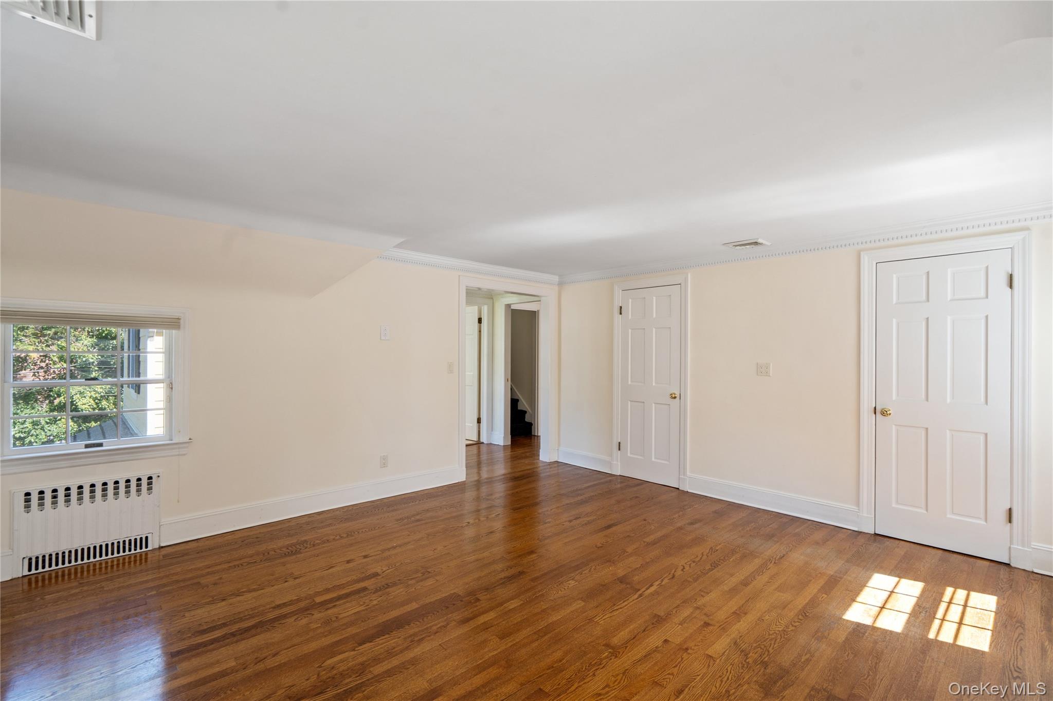 74 Eakins Road, Manhasset, NY 11030