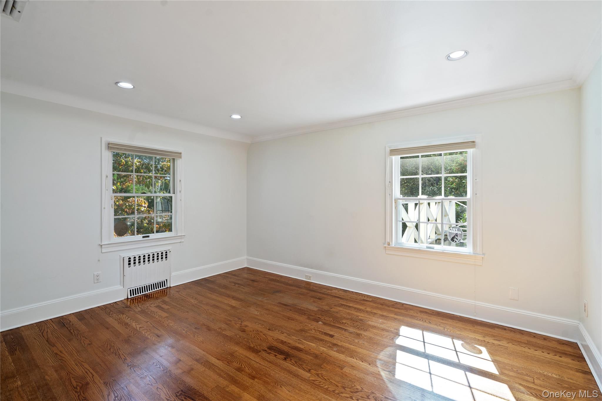 74 Eakins Road, Manhasset, NY 11030