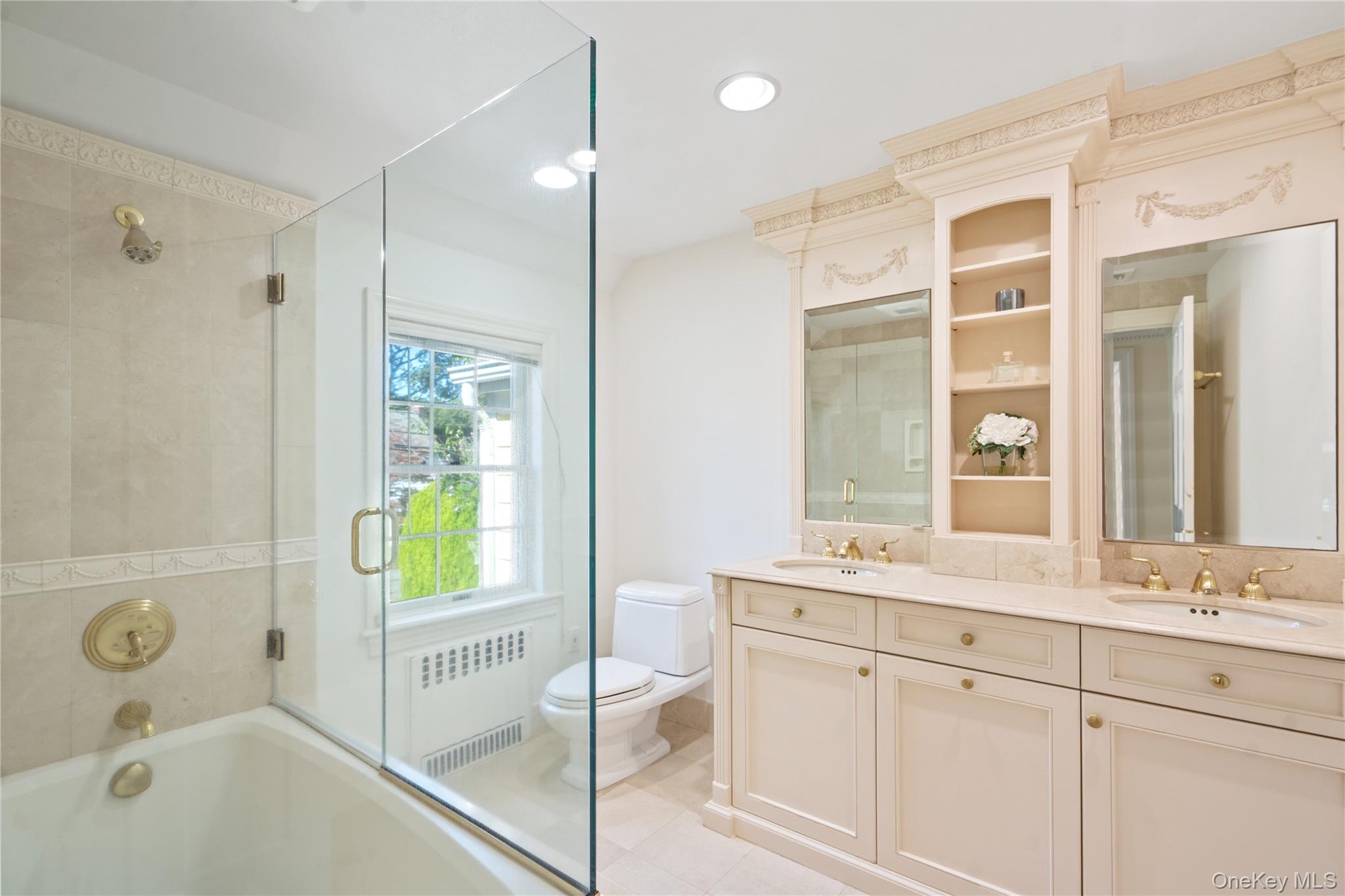 74 Eakins Road, Manhasset, NY 11030