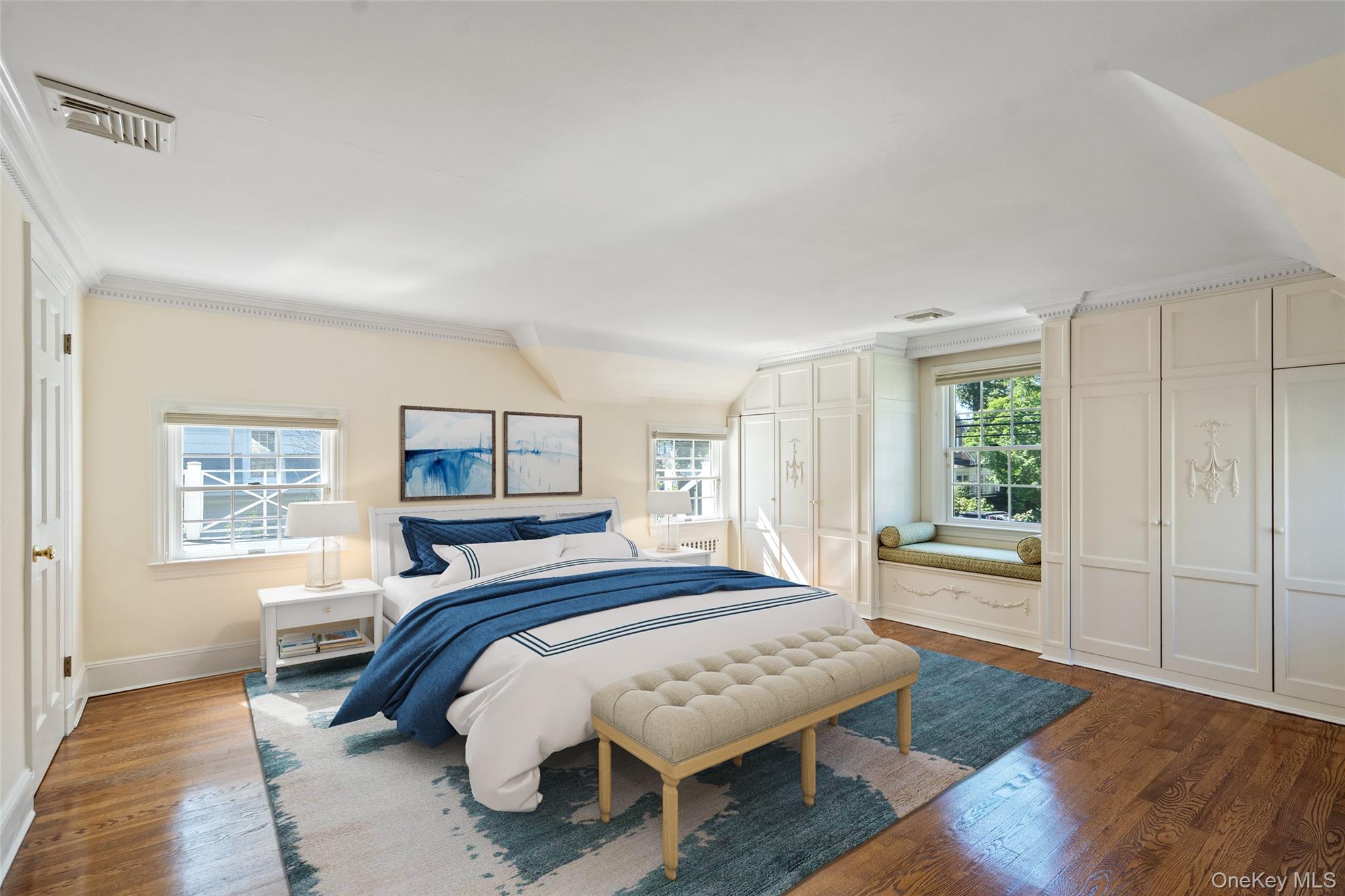 74 Eakins Road, Manhasset, NY 11030