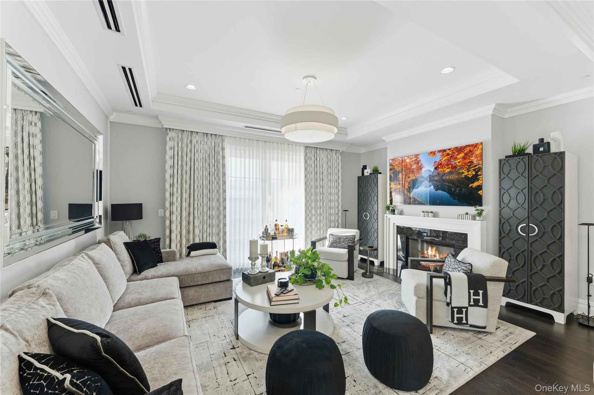 5000 Royal Court # 5103, North Hills, NY 11040