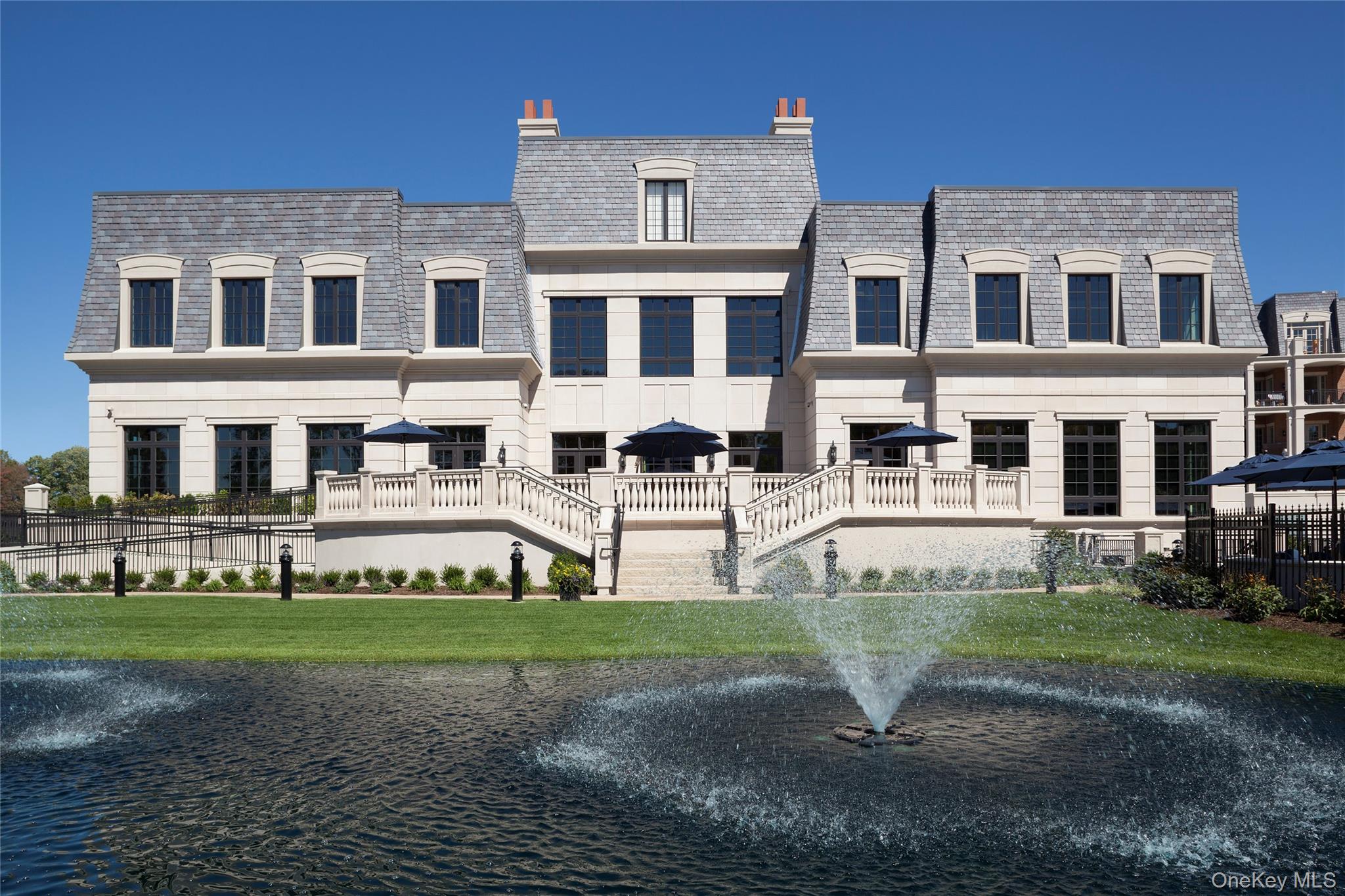 5000 Royal Court # 5103, North Hills, NY 11040