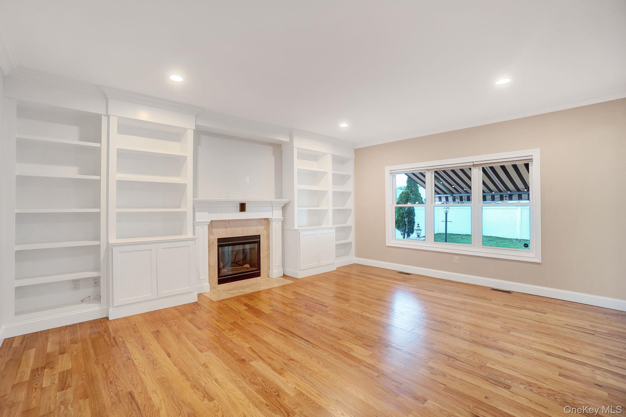 134 10 th Street, Hicksville, NY 11801