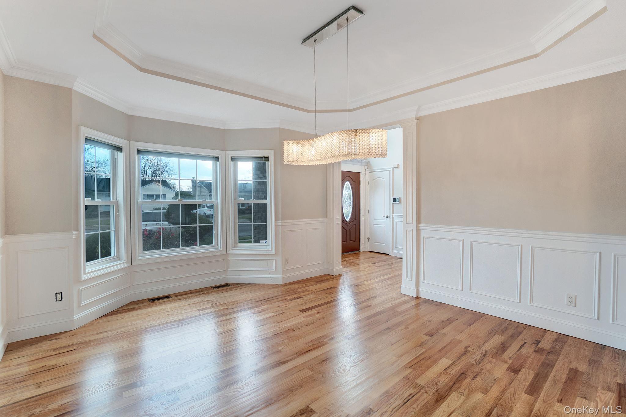 134 10 th Street, Hicksville, NY 11801