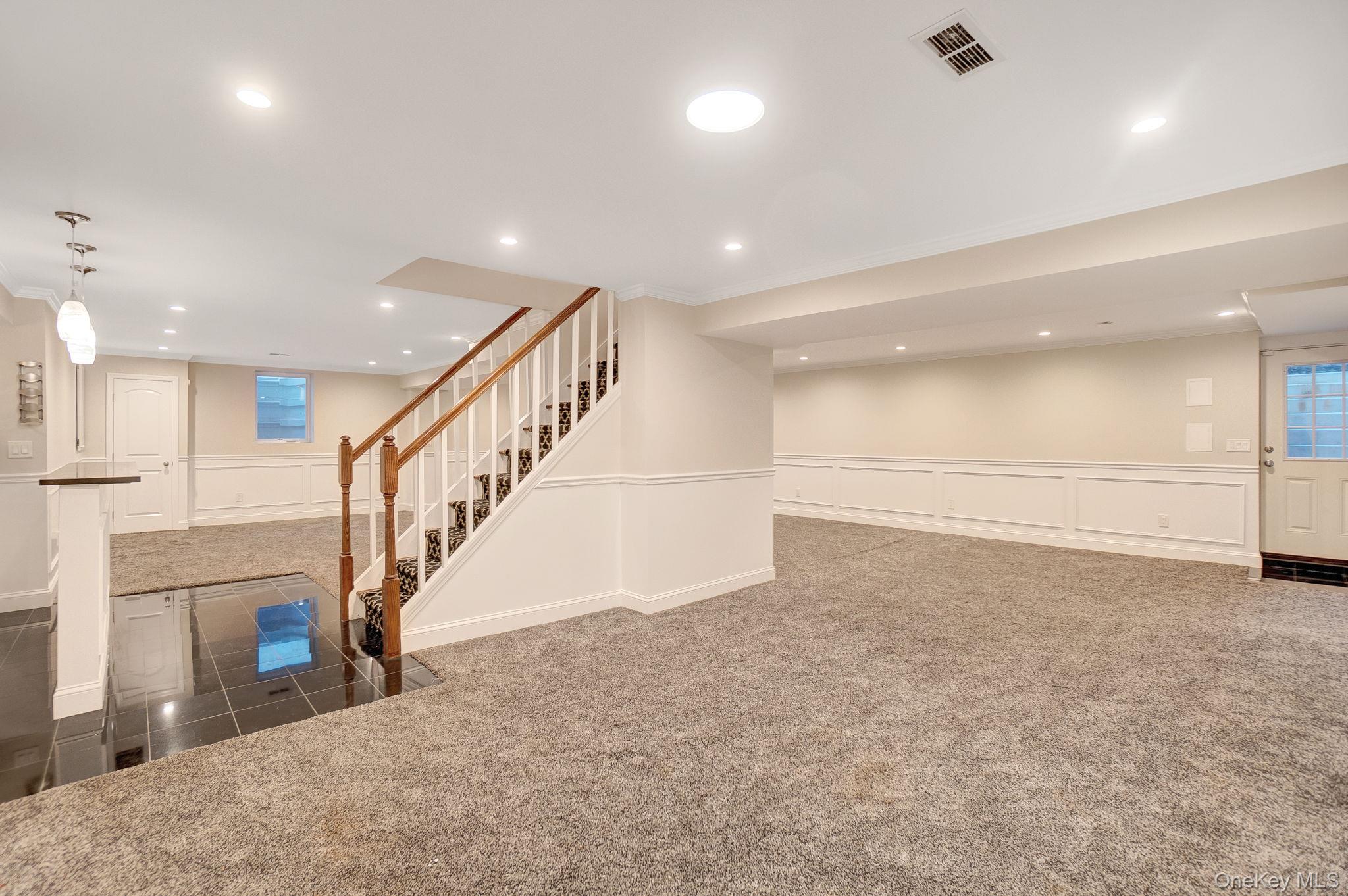 134 10 th Street, Hicksville, NY 11801