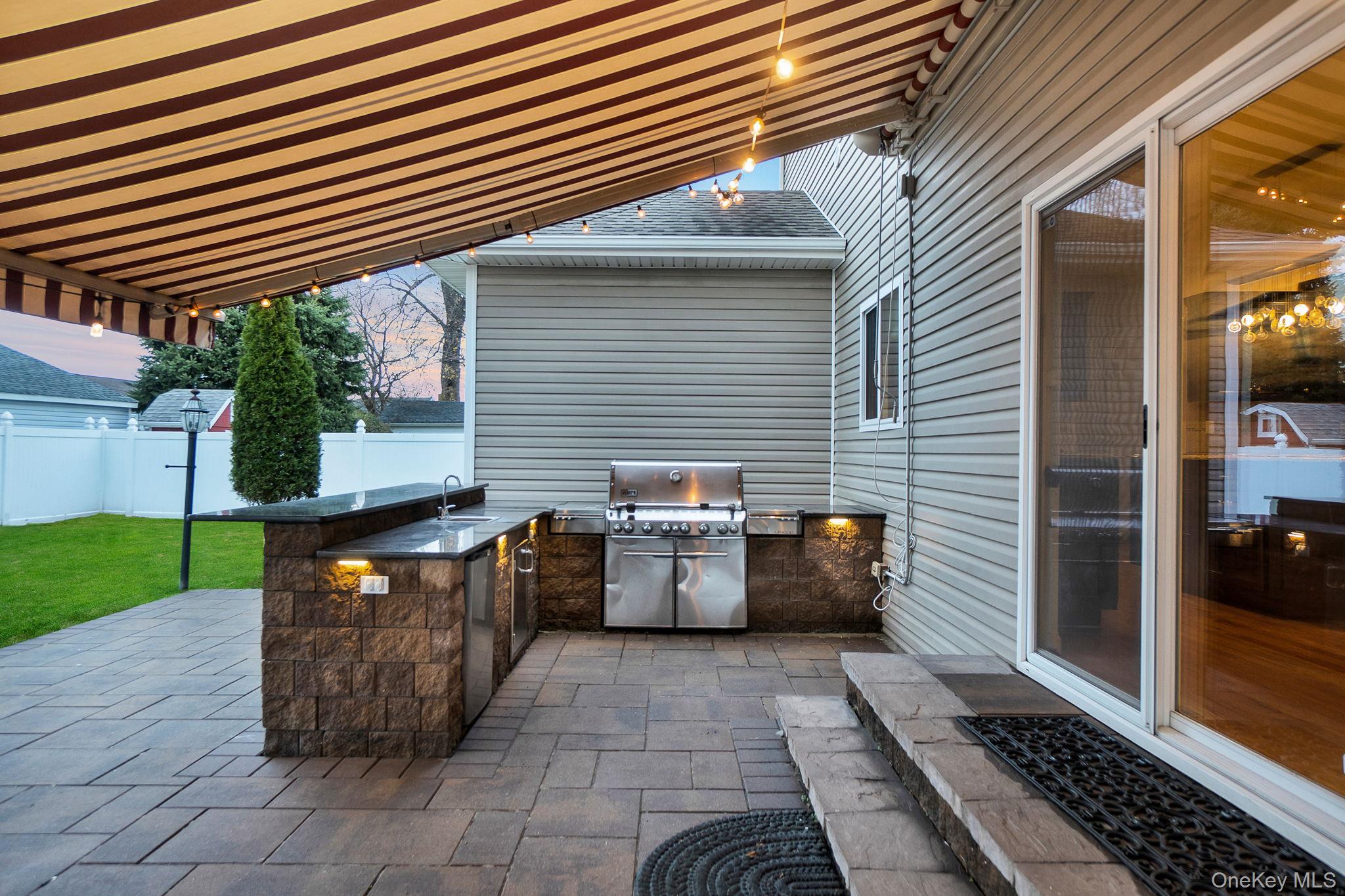 134 10 th Street, Hicksville, NY 11801