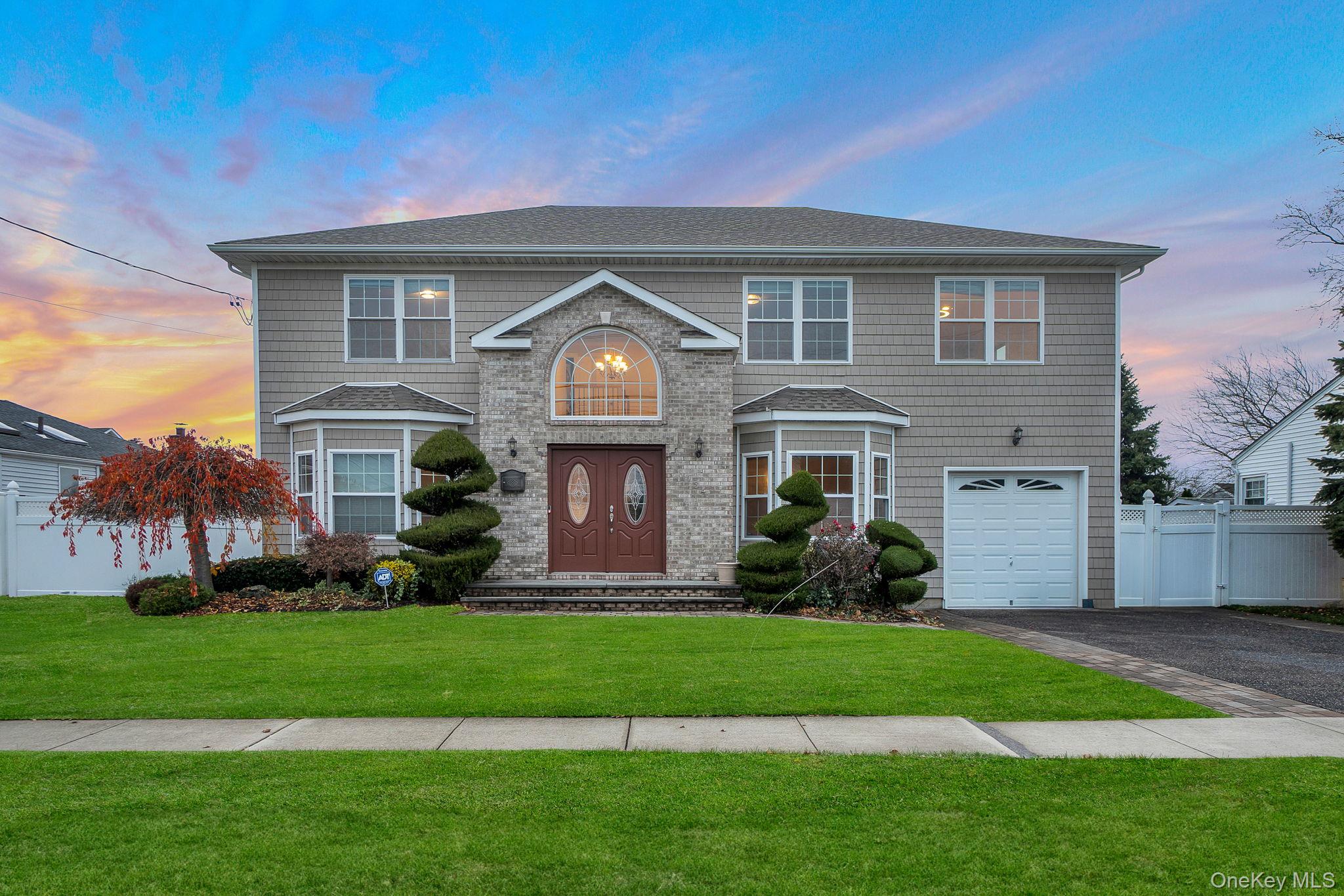 134 10 th Street, Hicksville, NY 11801