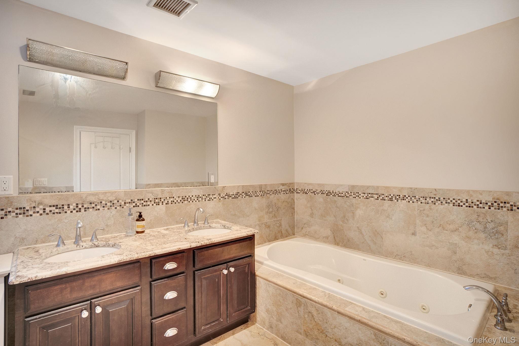 134 10 th Street, Hicksville, NY 11801