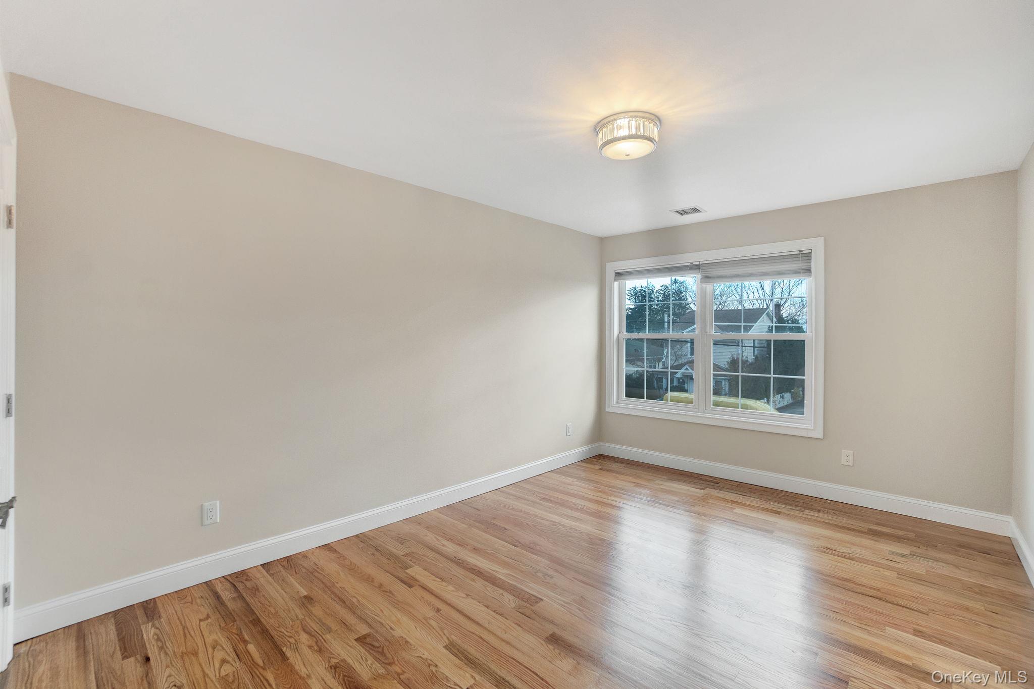 134 10 th Street, Hicksville, NY 11801