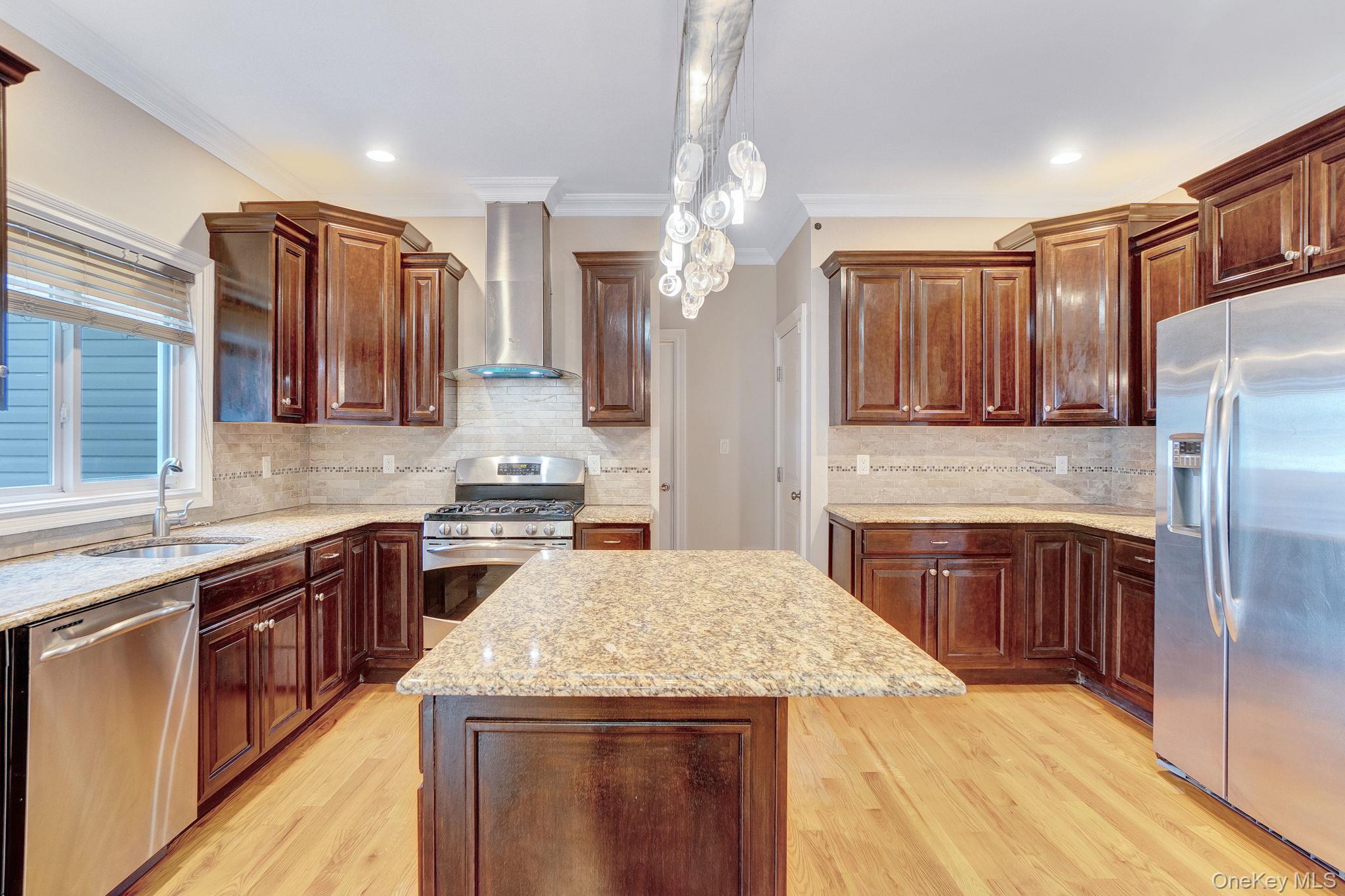 134 10 th Street, Hicksville, NY 11801