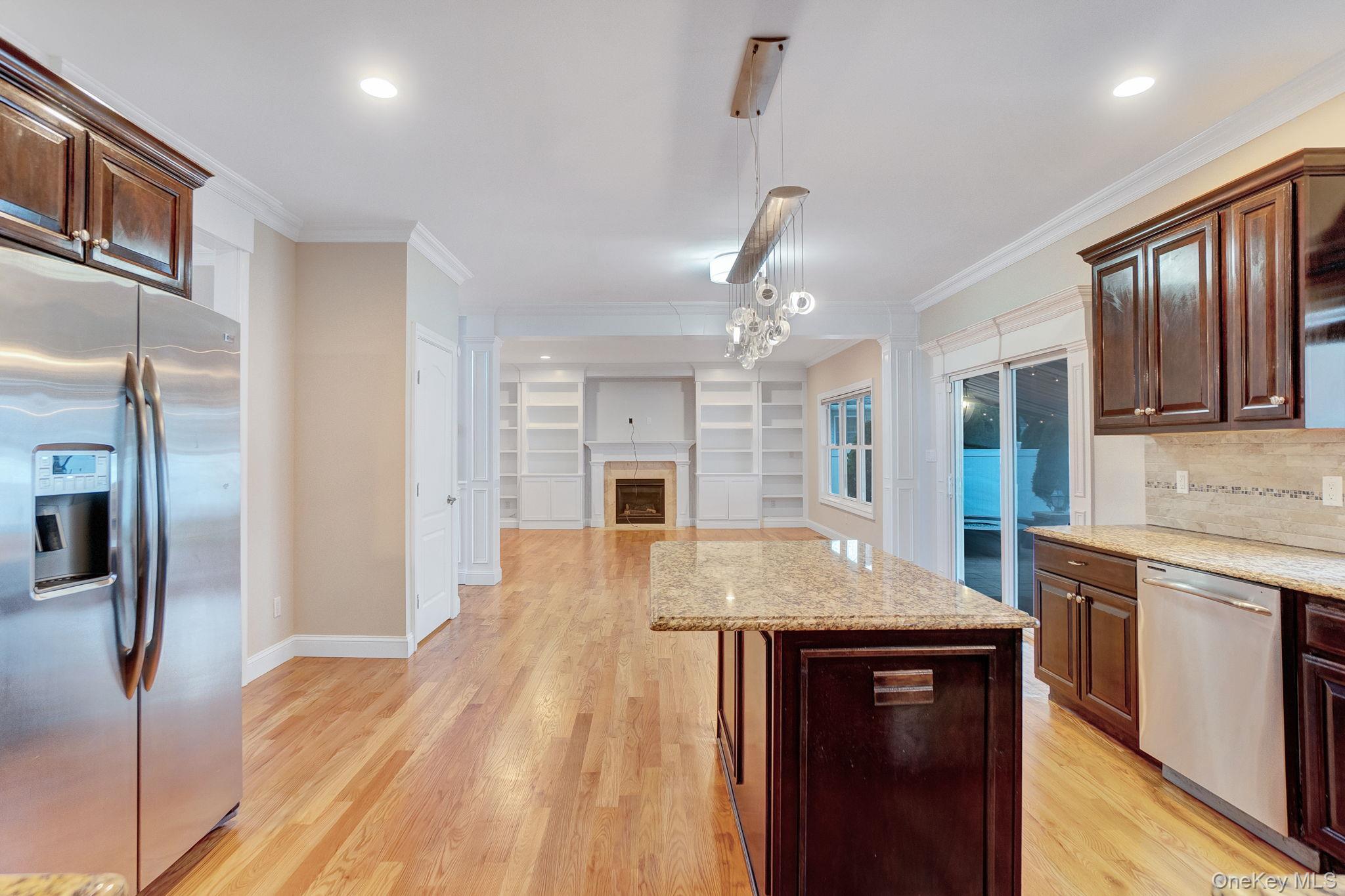 134 10 th Street, Hicksville, NY 11801