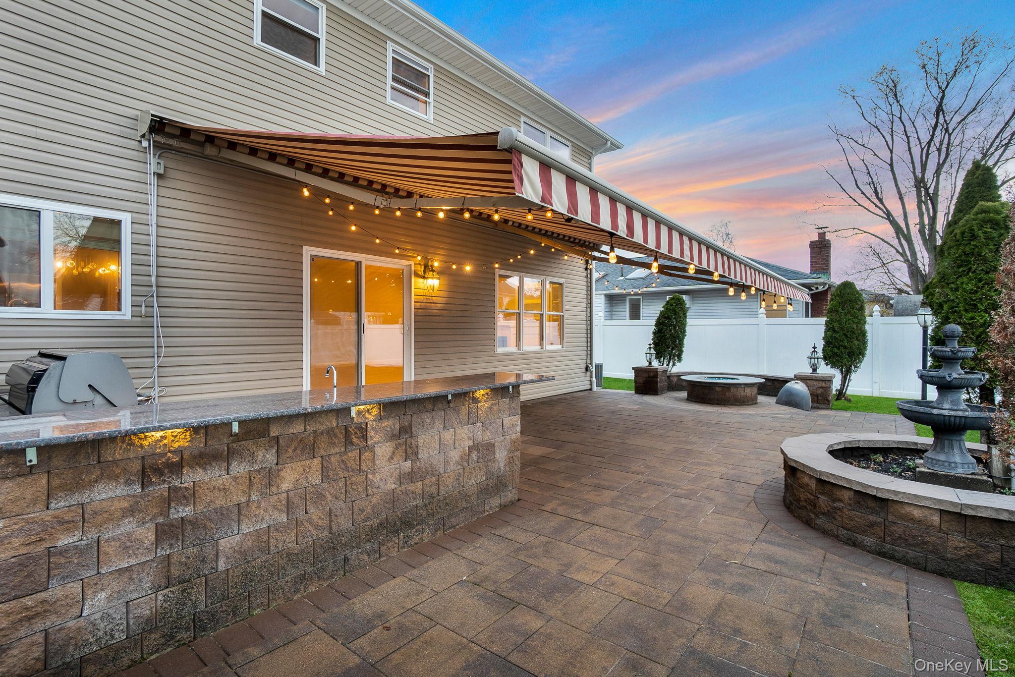 134 10 th Street, Hicksville, NY 11801