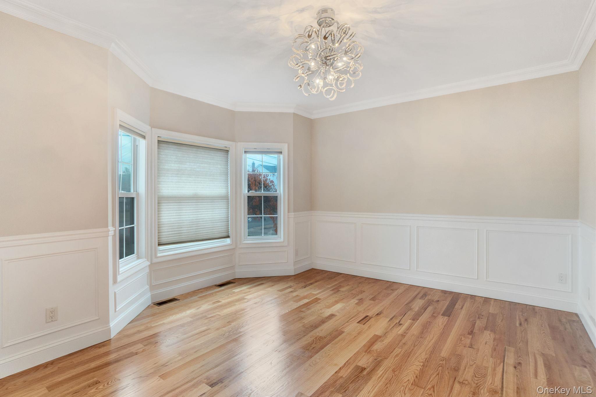 134 10 th Street, Hicksville, NY 11801