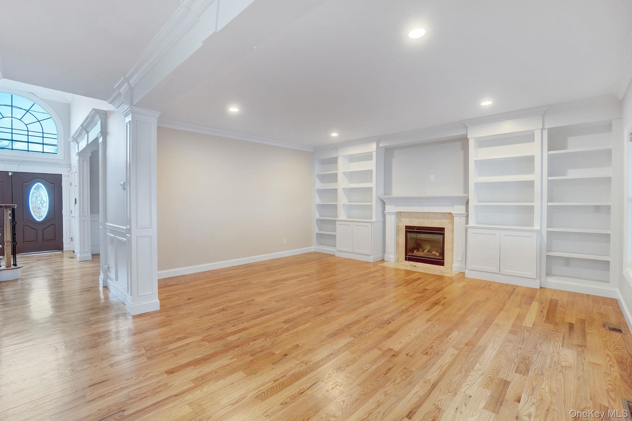 134 10 th Street, Hicksville, NY 11801