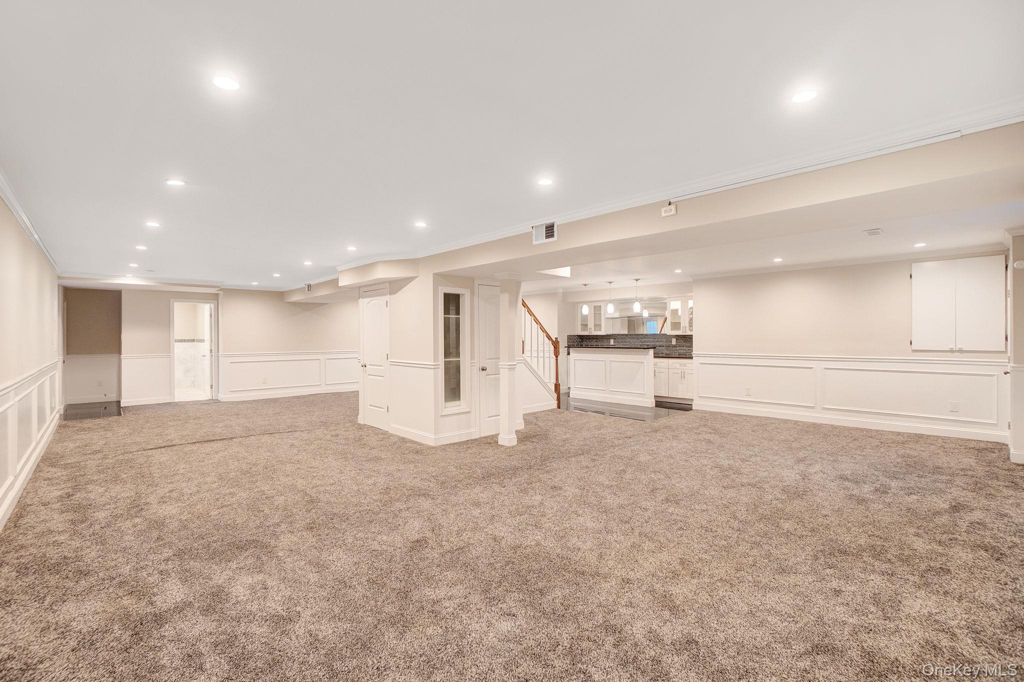 134 10 th Street, Hicksville, NY 11801