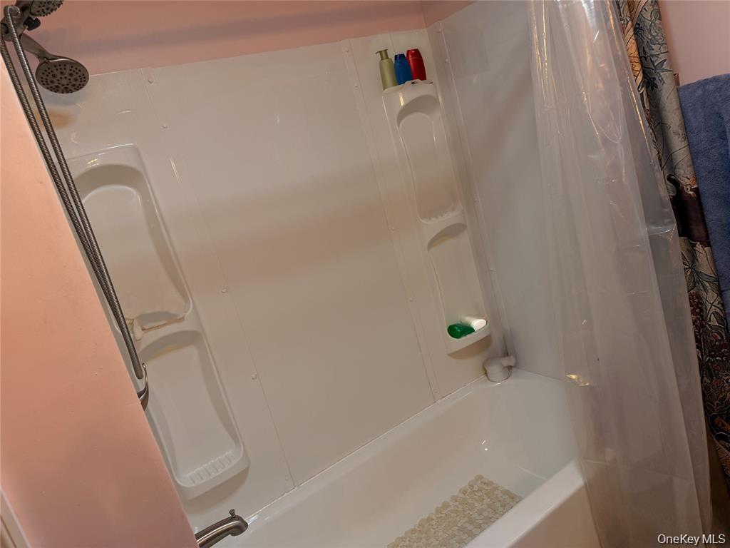 3 Pine Court, Bloomingburg, NY 12721