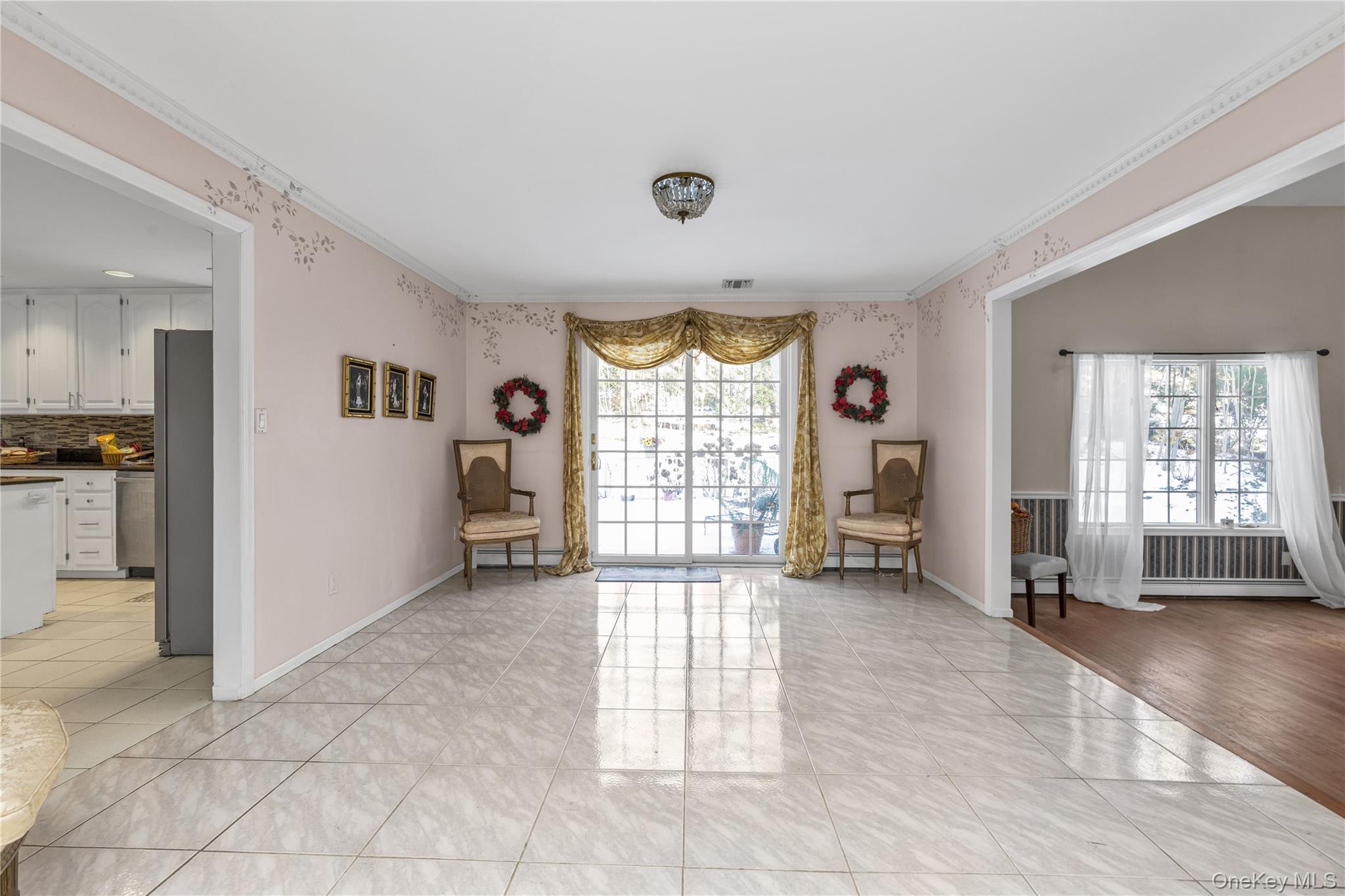 39 Fleets Cove Road, Huntington, NY 11743