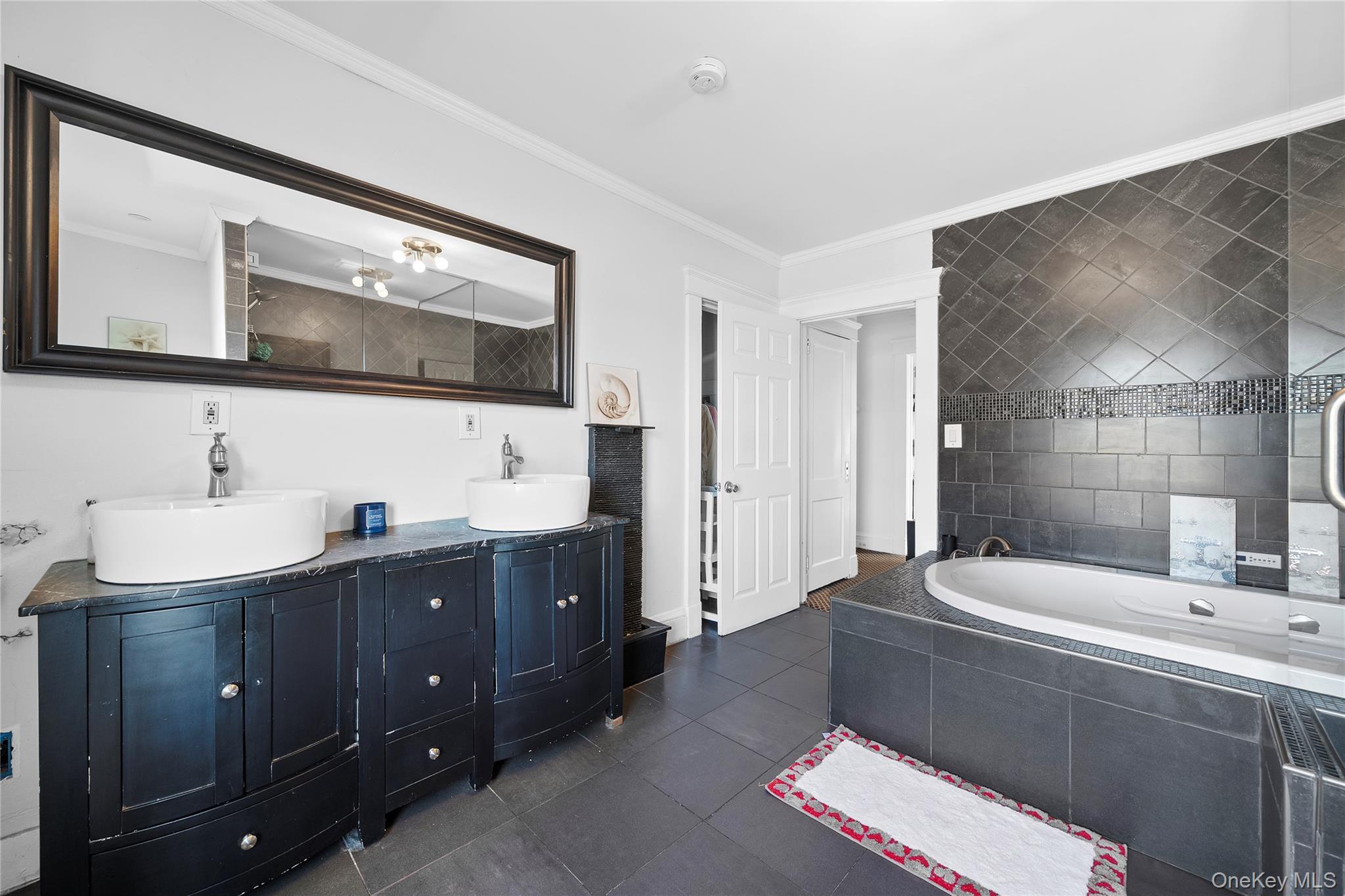 70 Park Avenue, Bay Shore, NY 11706