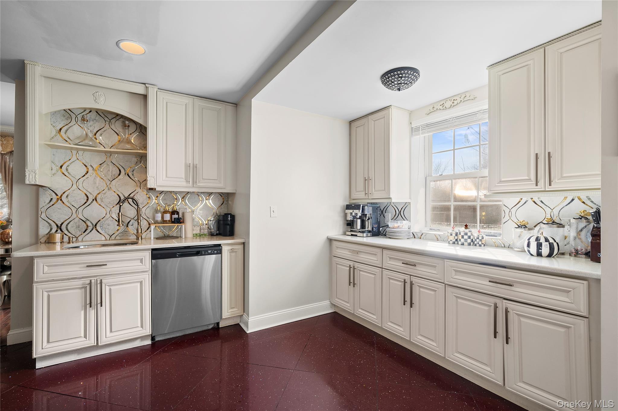 70 Park Avenue, Bay Shore, NY 11706