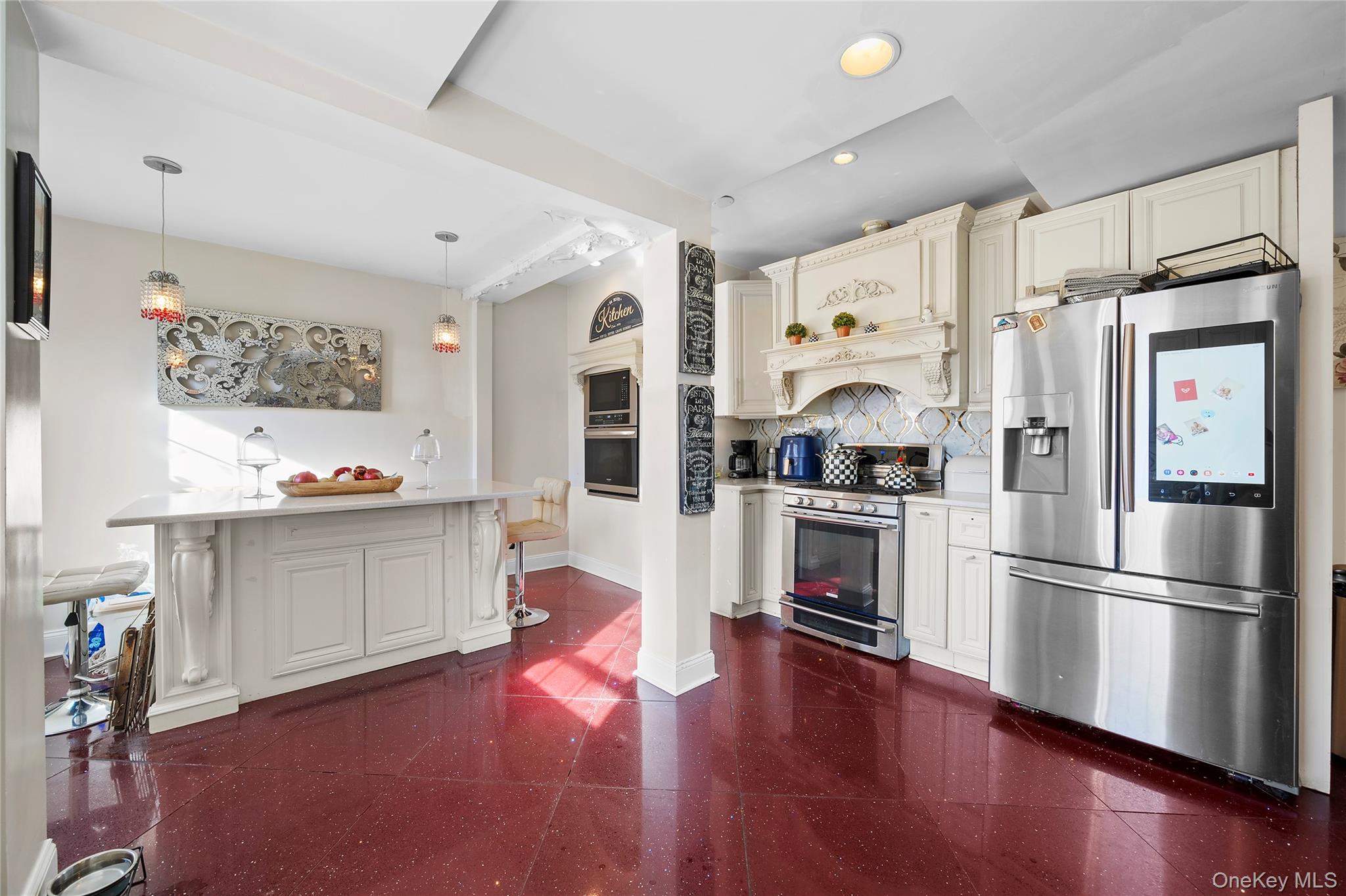 70 Park Avenue, Bay Shore, NY 11706