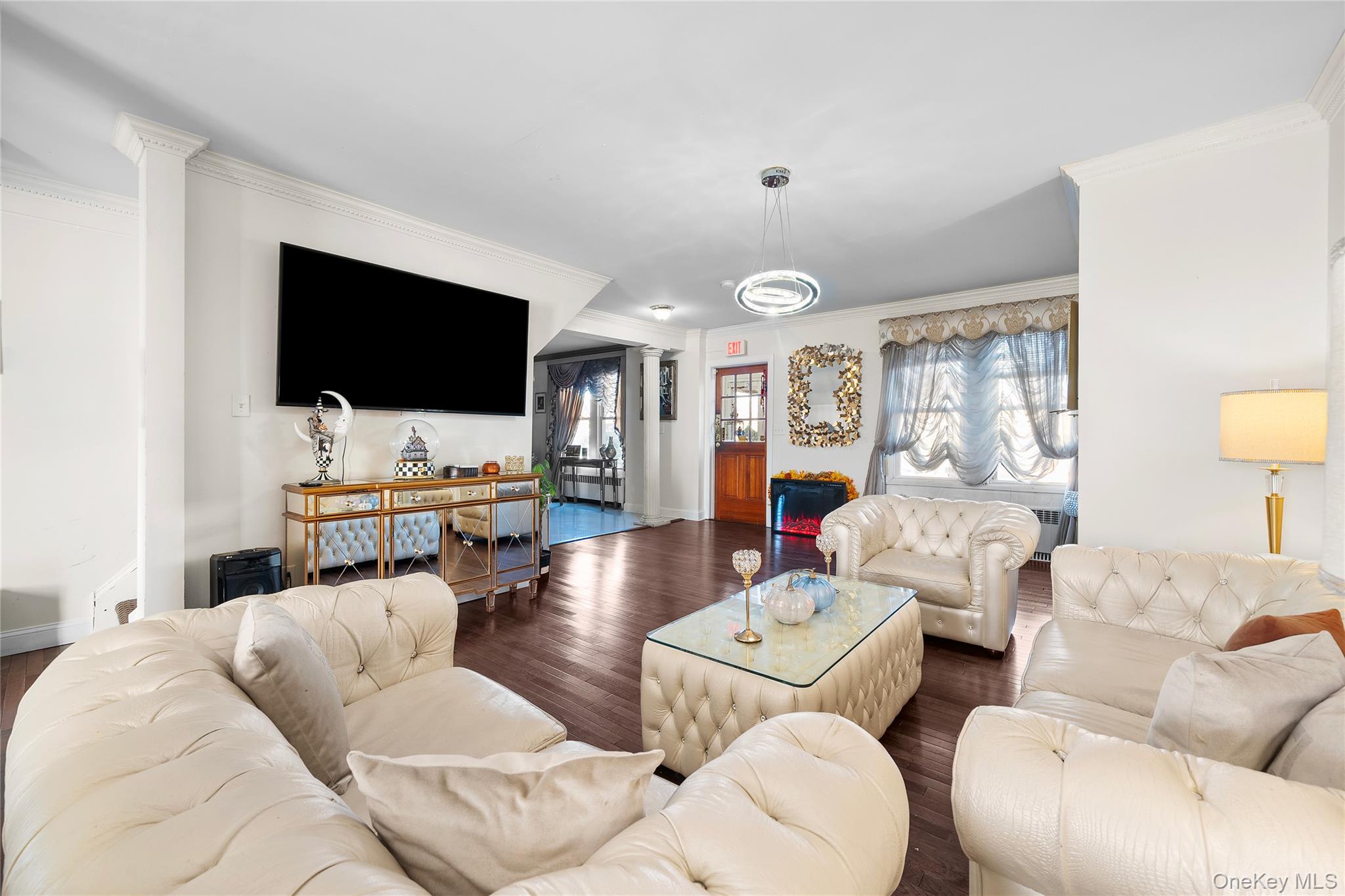 70 Park Avenue, Bay Shore, NY 11706