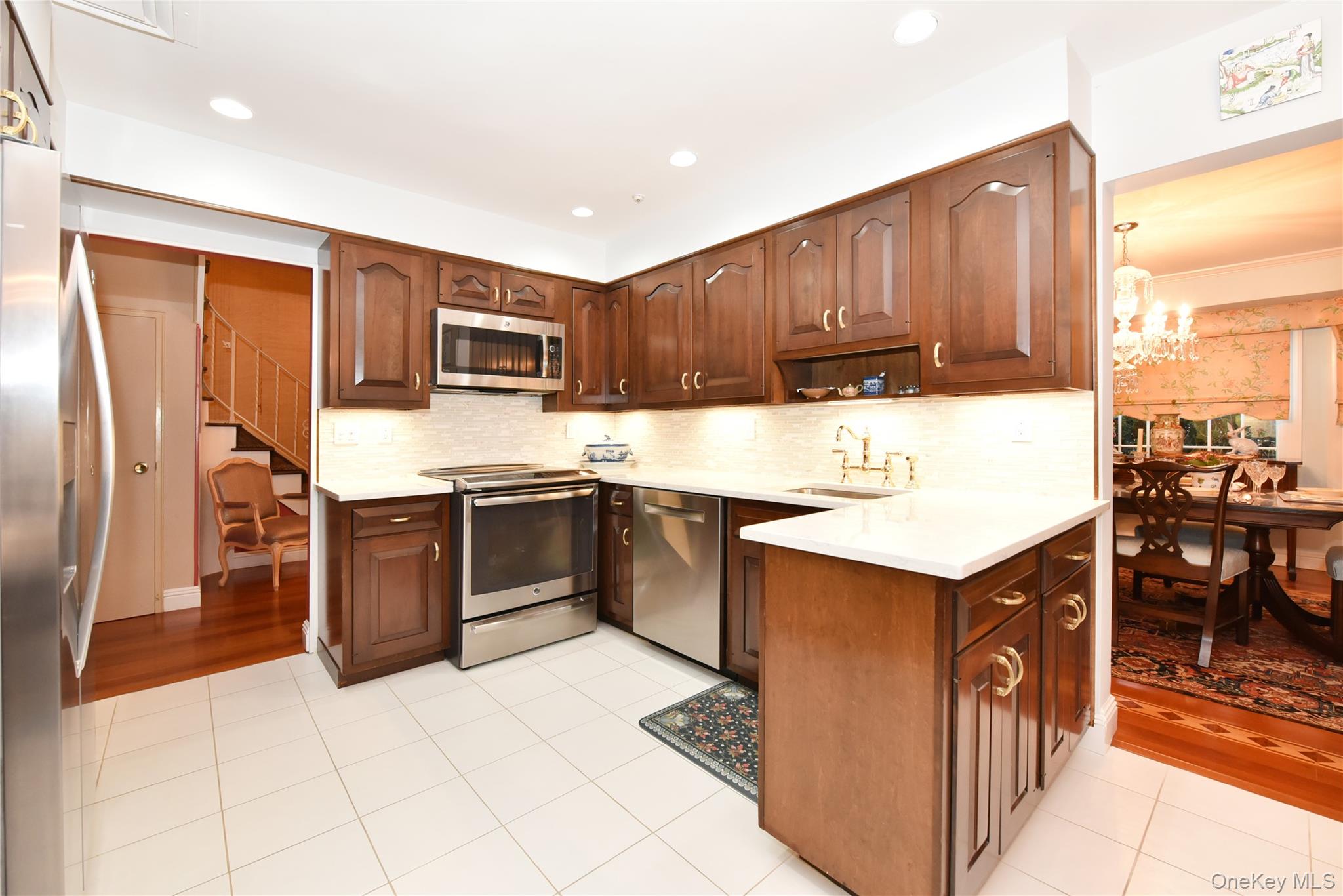 11 Joy Drive, Manhasset Hills, NY 11040