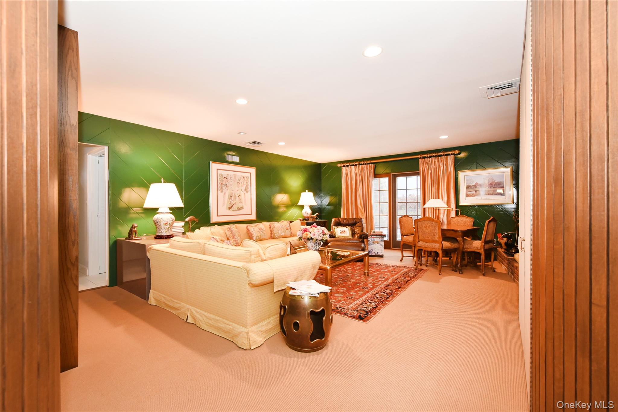 11 Joy Drive, Manhasset Hills, NY 11040