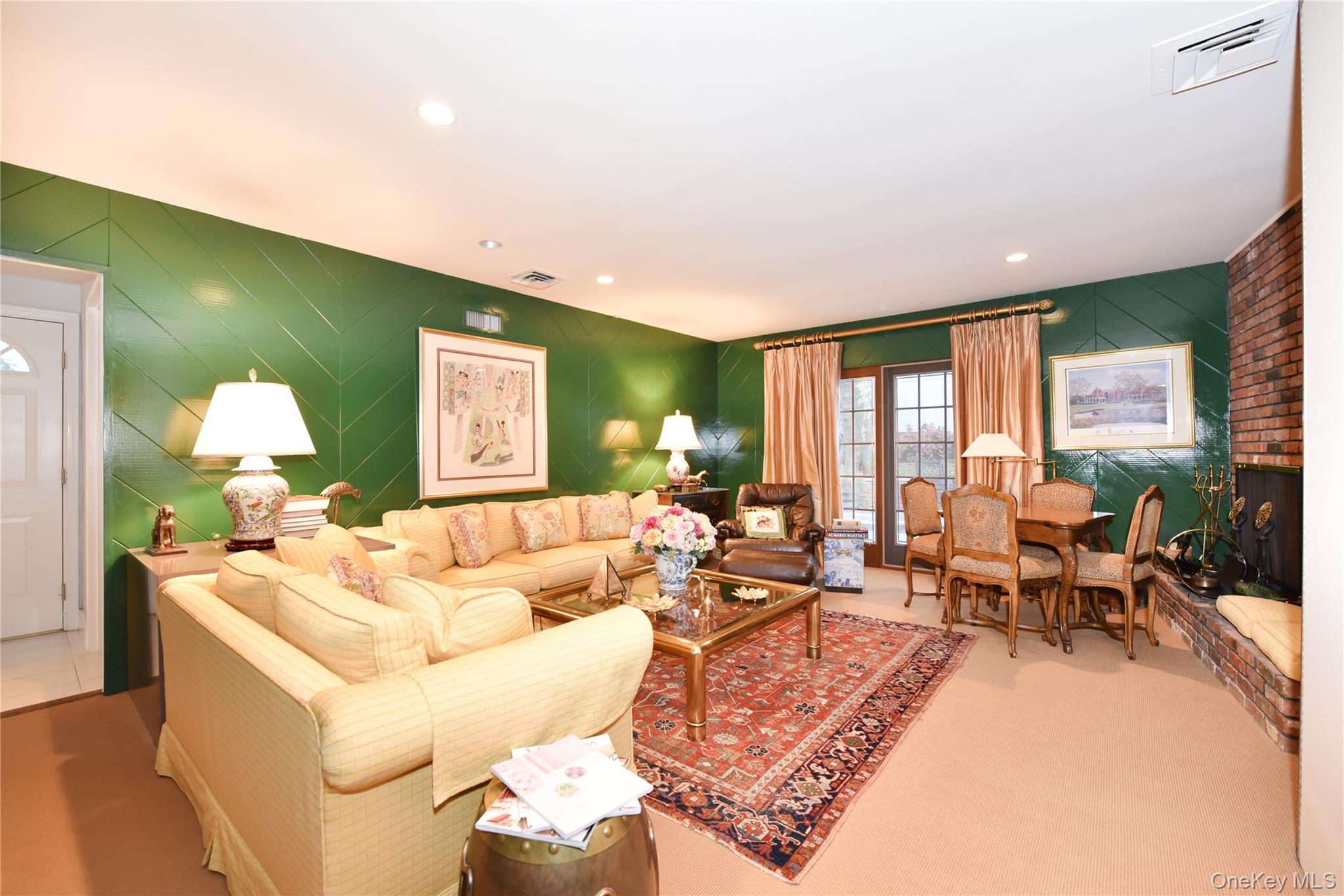 11 Joy Drive, Manhasset Hills, NY 11040