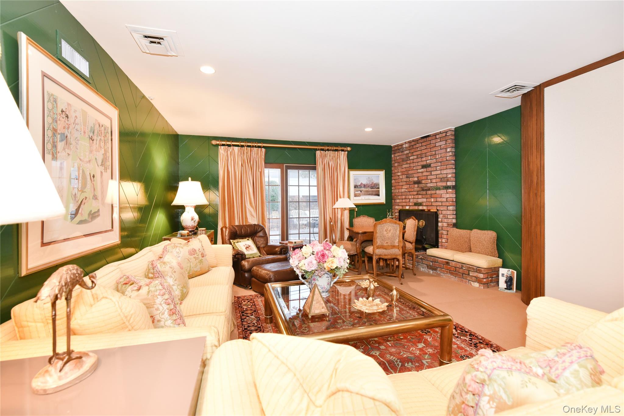 11 Joy Drive, Manhasset Hills, NY 11040