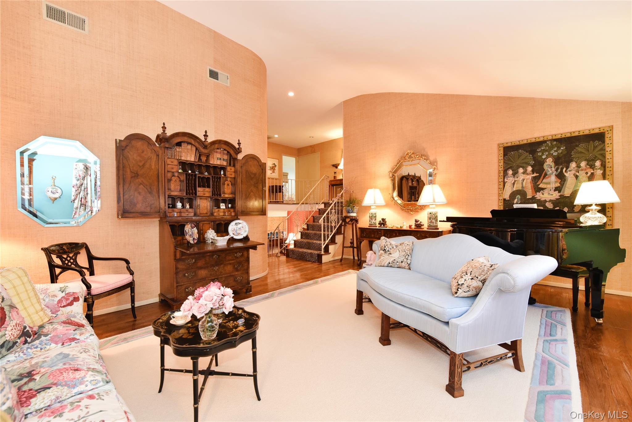 11 Joy Drive, Manhasset Hills, NY 11040