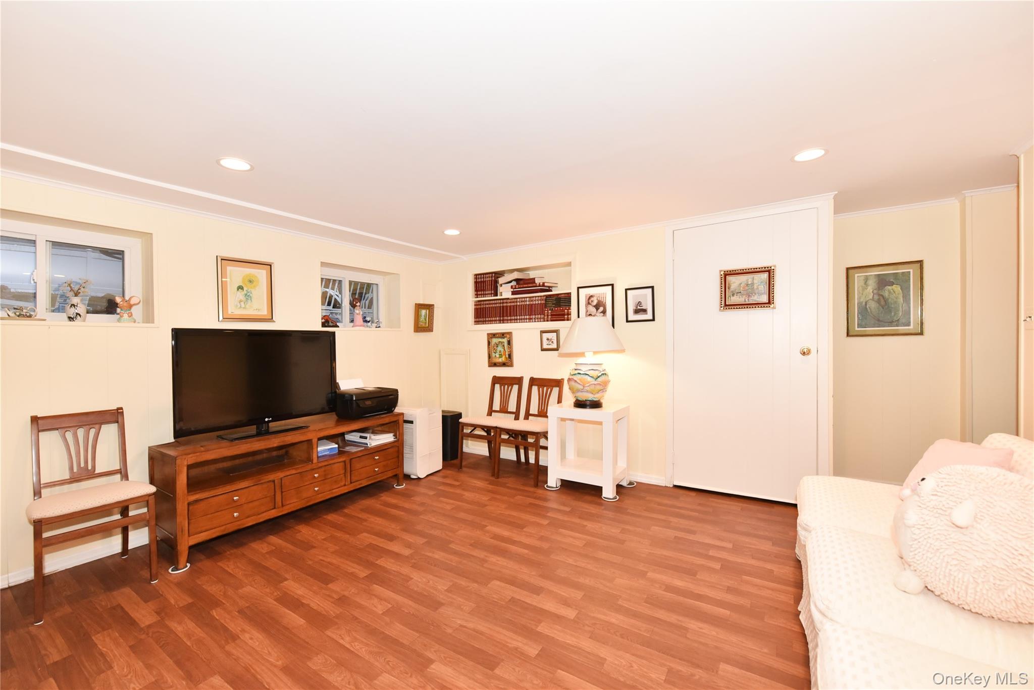 11 Joy Drive, Manhasset Hills, NY 11040