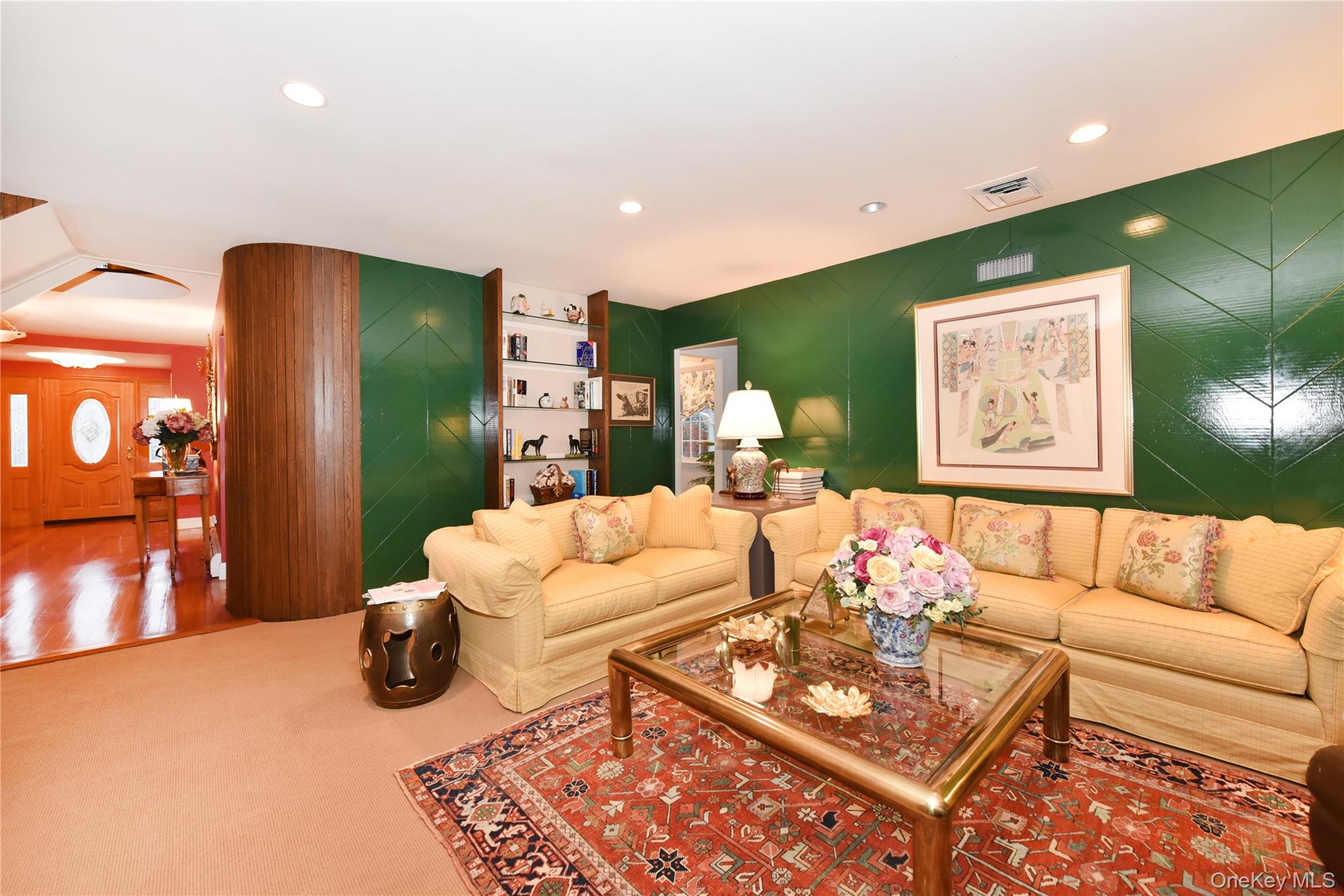 11 Joy Drive, Manhasset Hills, NY 11040