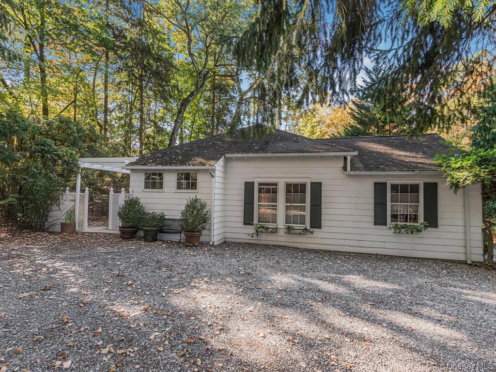 105 Douglas Road, Chappaqua, NY 10514