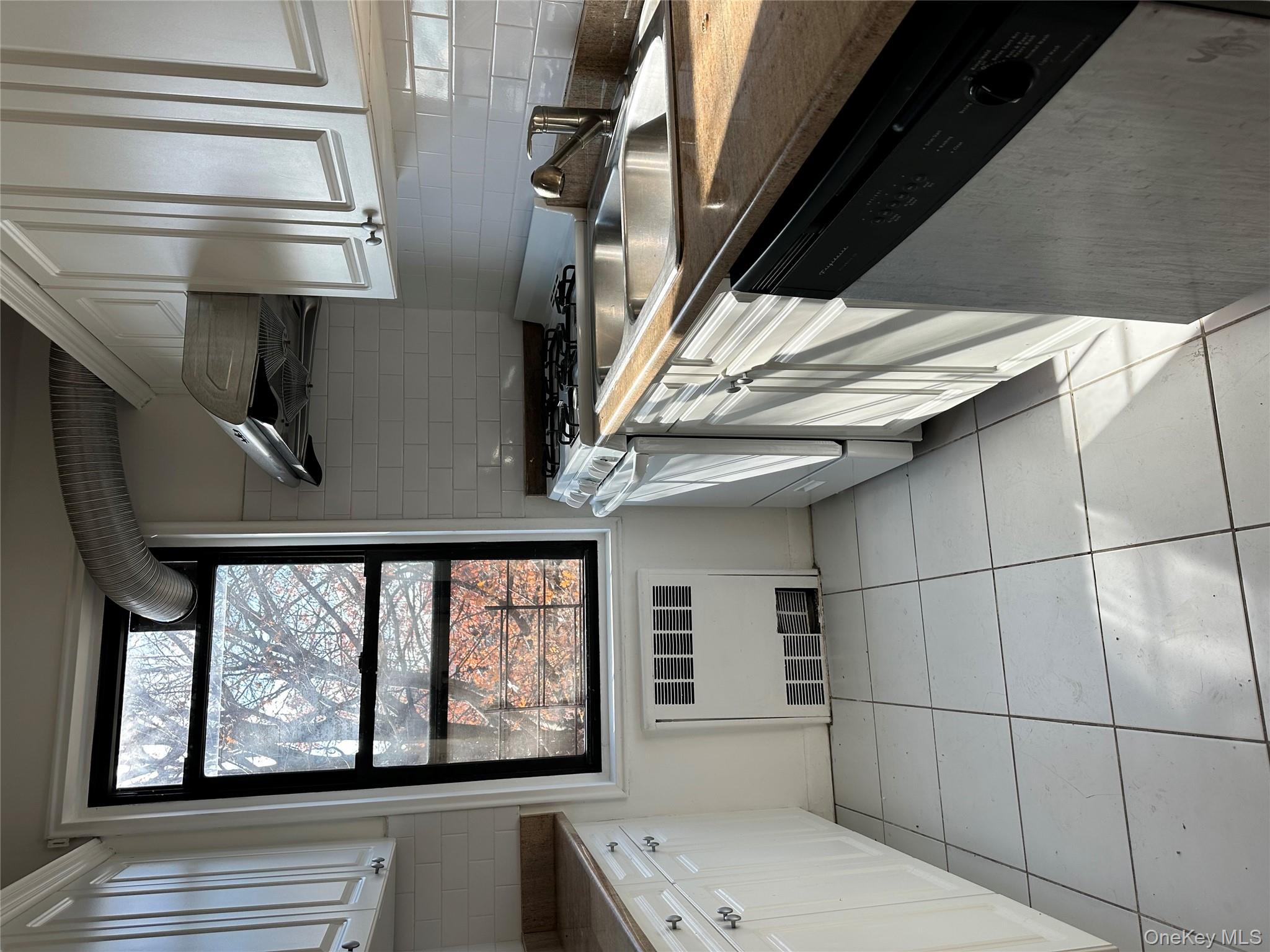 150-29 72 Garden # 3L, Kew Garden Hills, NY 11367