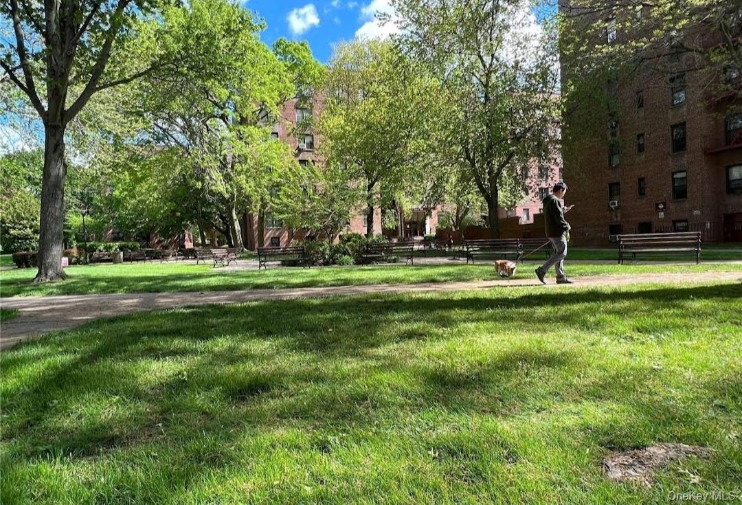 150-29 72 Garden # 3L, Kew Garden Hills, NY 11367