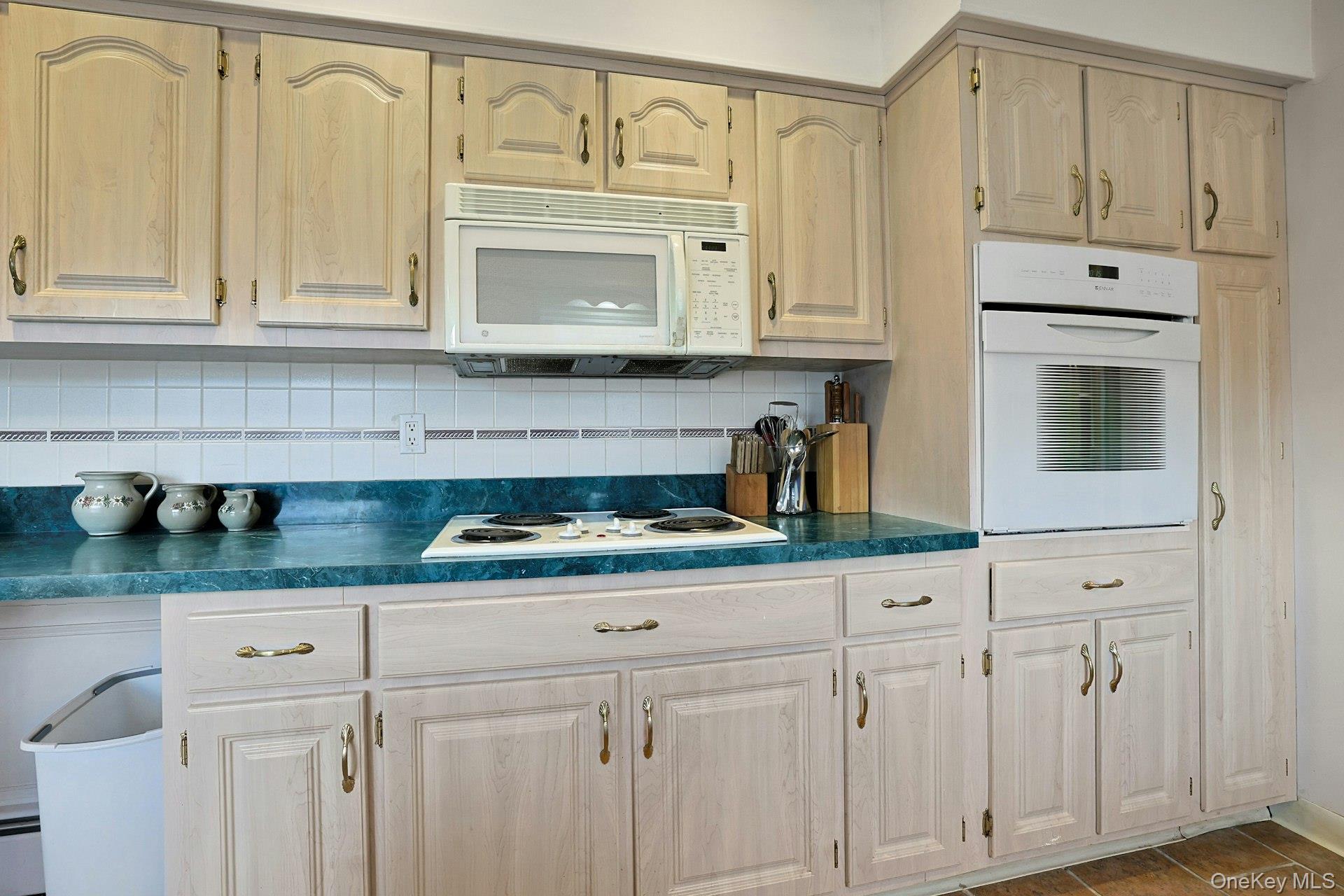 14 Aspen Way, Thornwood, NY 10594