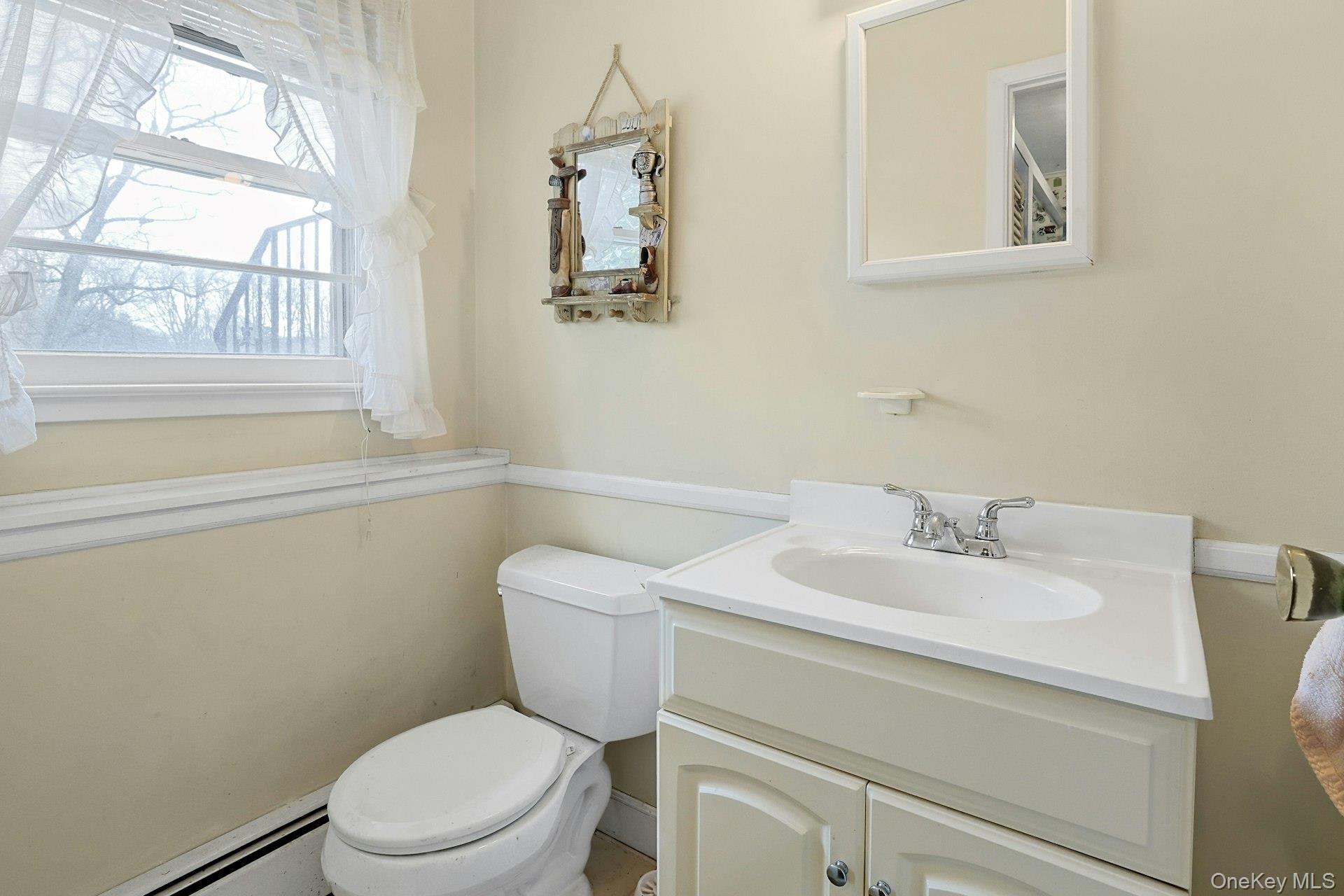 14 Aspen Way, Thornwood, NY 10594