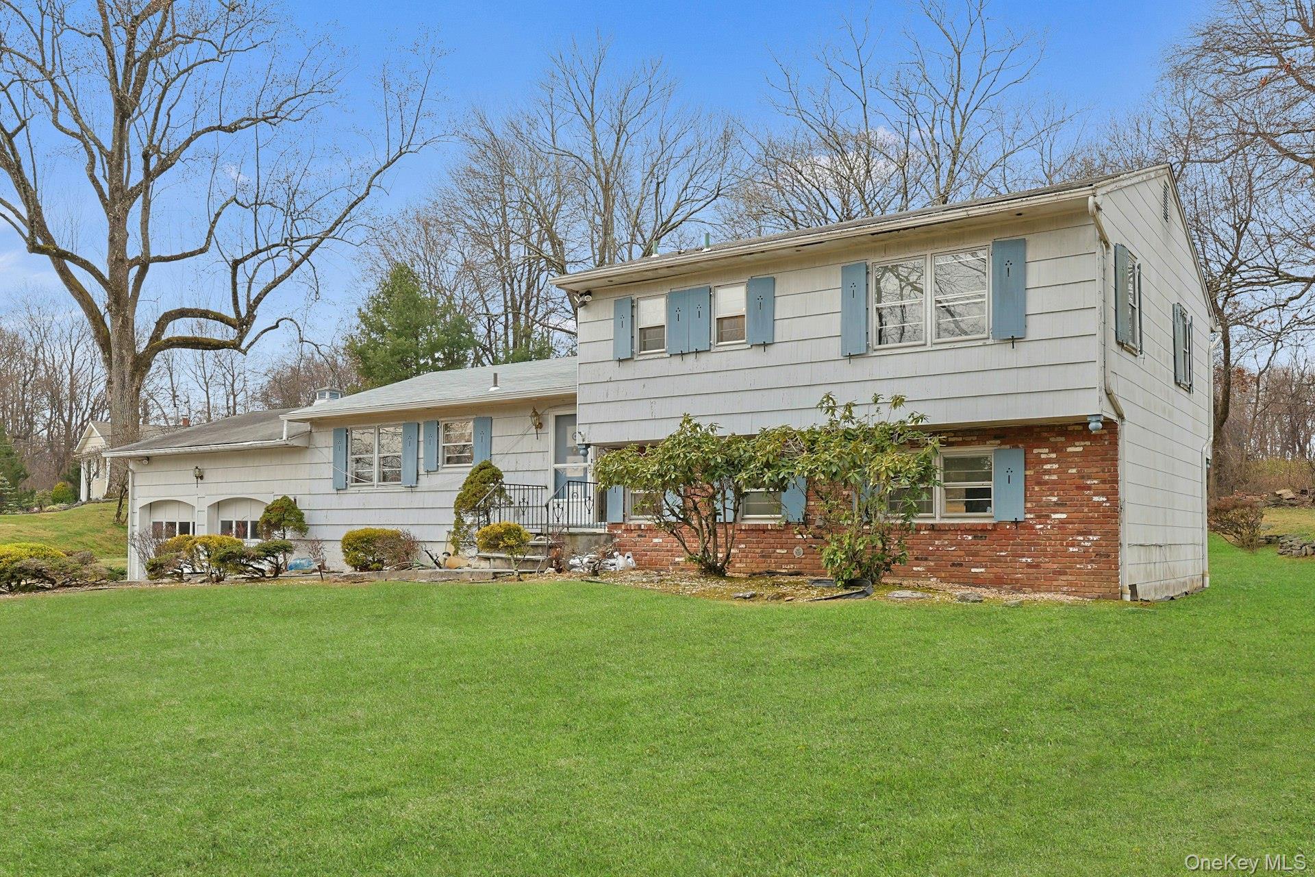 14 Aspen Way, Thornwood, NY 10594