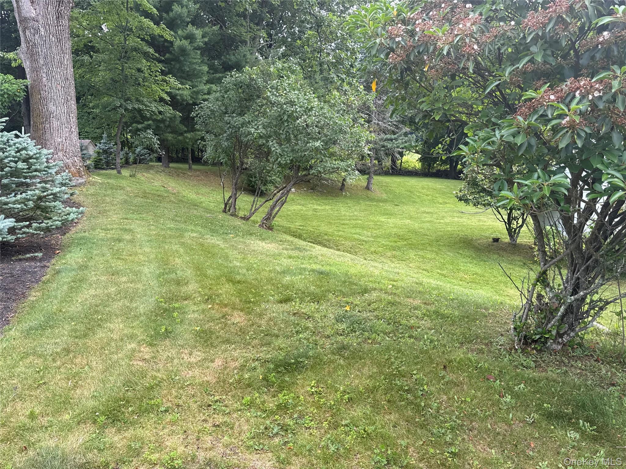 14 Aspen Way, Thornwood, NY 10594