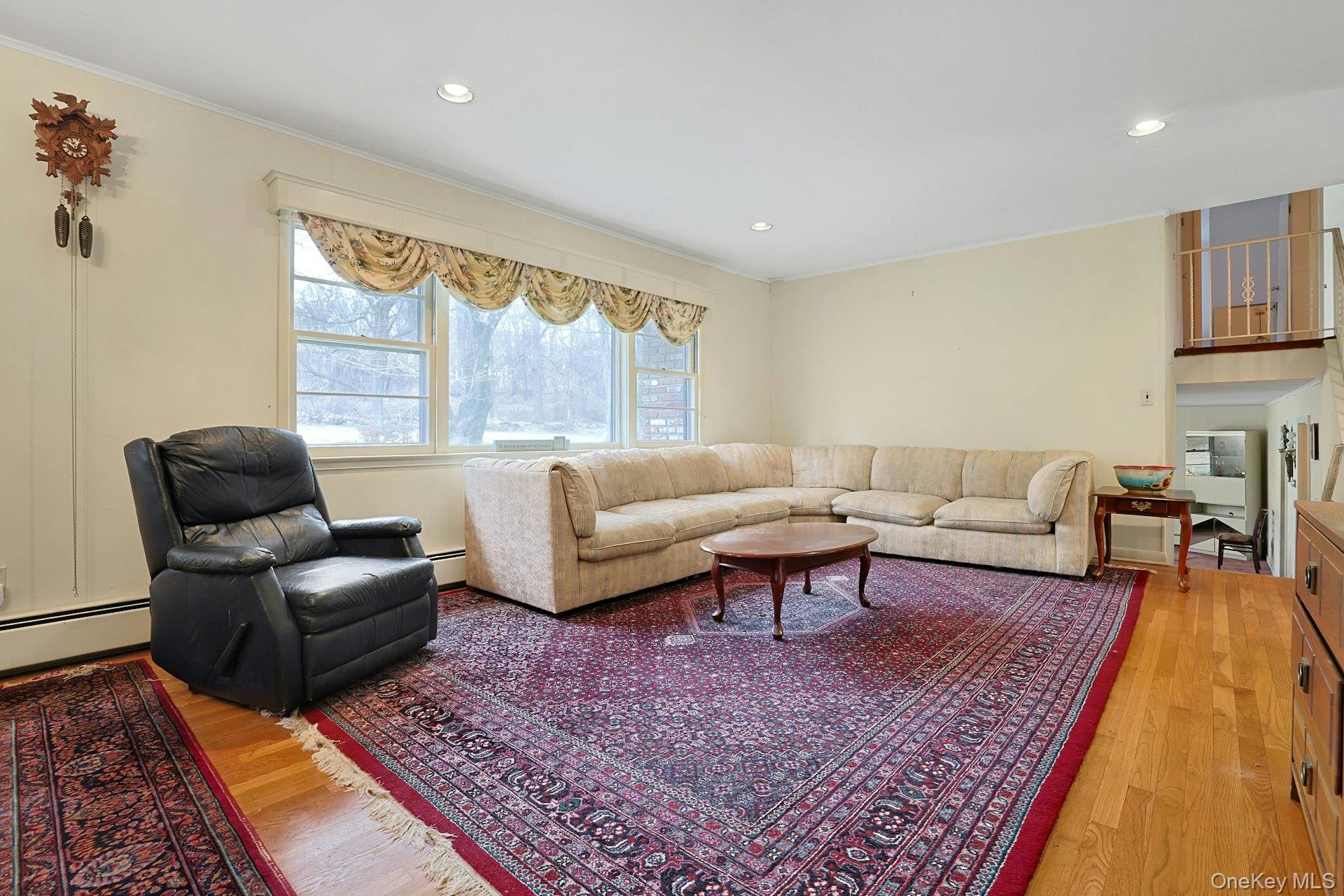 14 Aspen Way, Thornwood, NY 10594